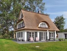 mit Garten und Sauna