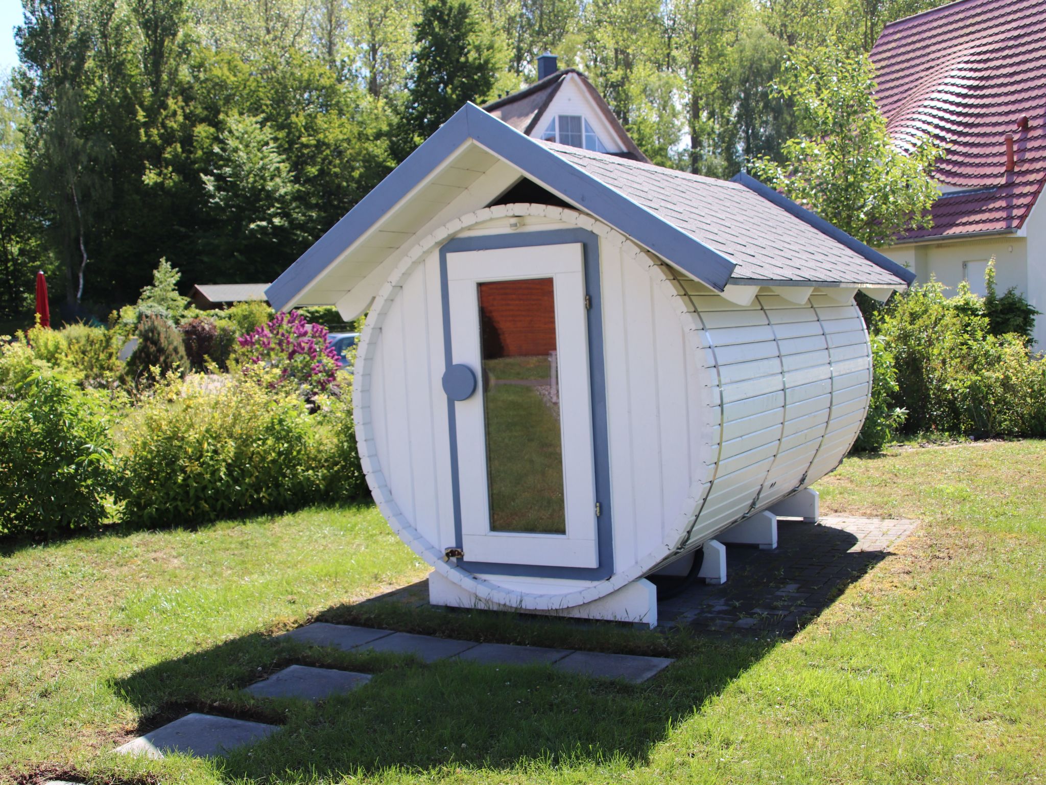 Mit Garten, Sauna, Kamin und Whirlpool-Binnen