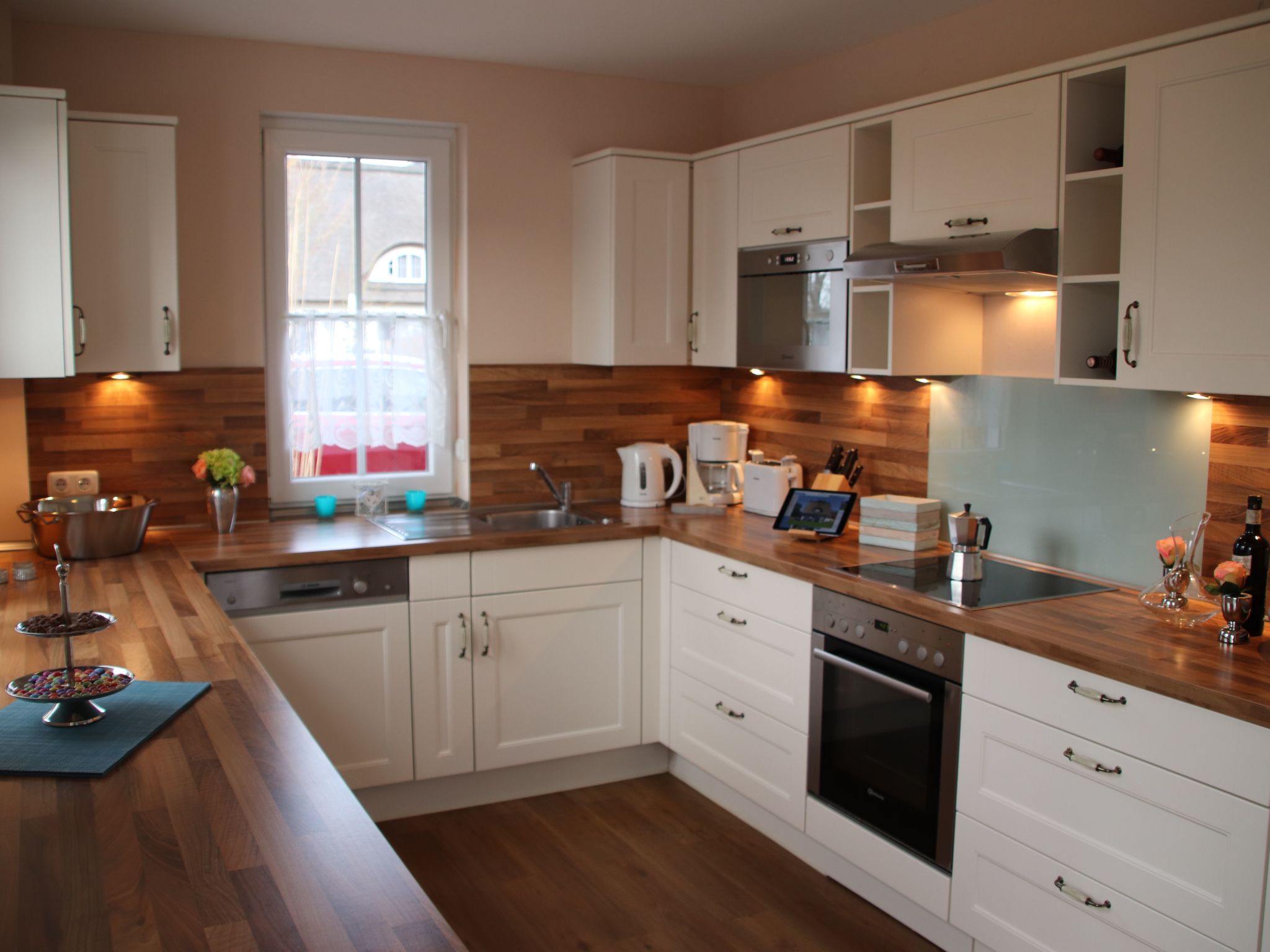 Mit Garten, Sauna, Kamin und Whirlpool-Binnen