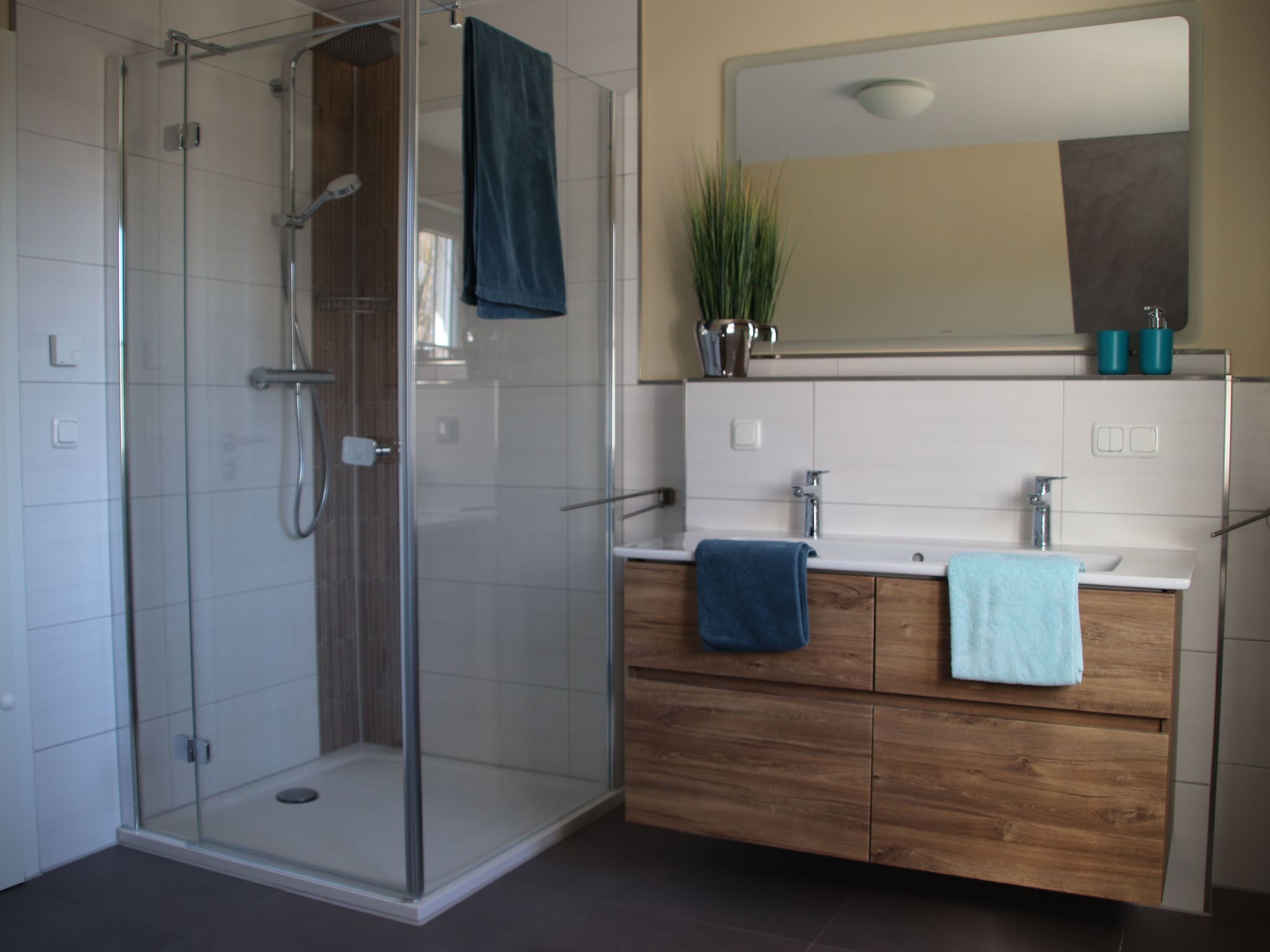 Mit Garten, Sauna, Kamin und Whirlpool-Binnen