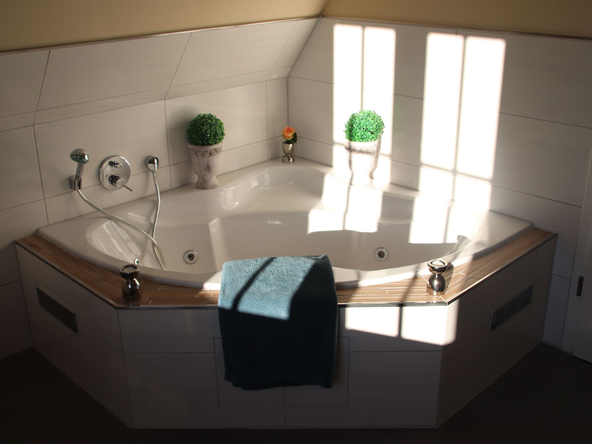 Mit Garten, Sauna, Kamin und Whirlpool-Binnen