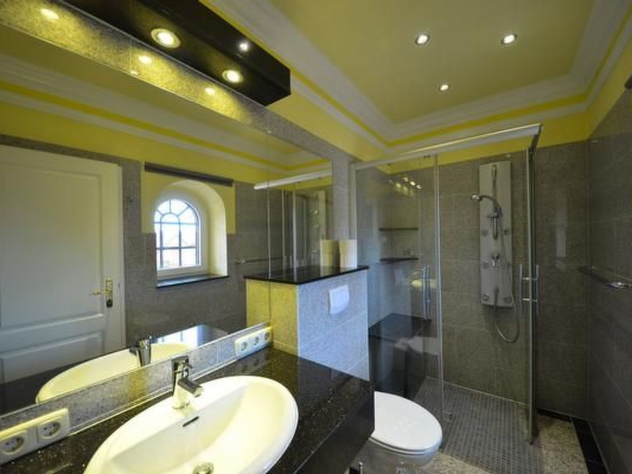 Bel Monte mit Garten und Terrasse-Binnen