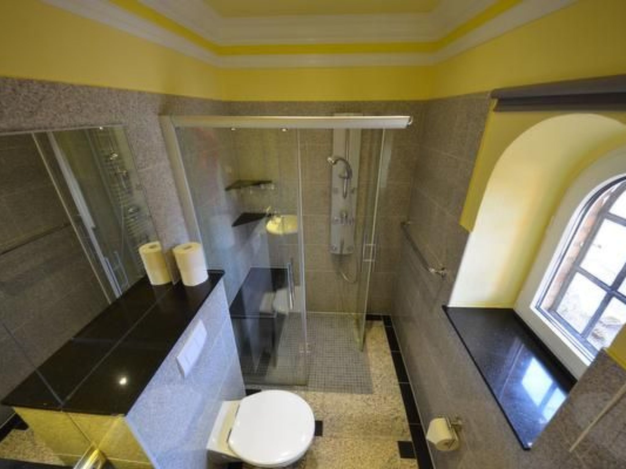 Bel Monte mit Garten und Terrasse-Binnen