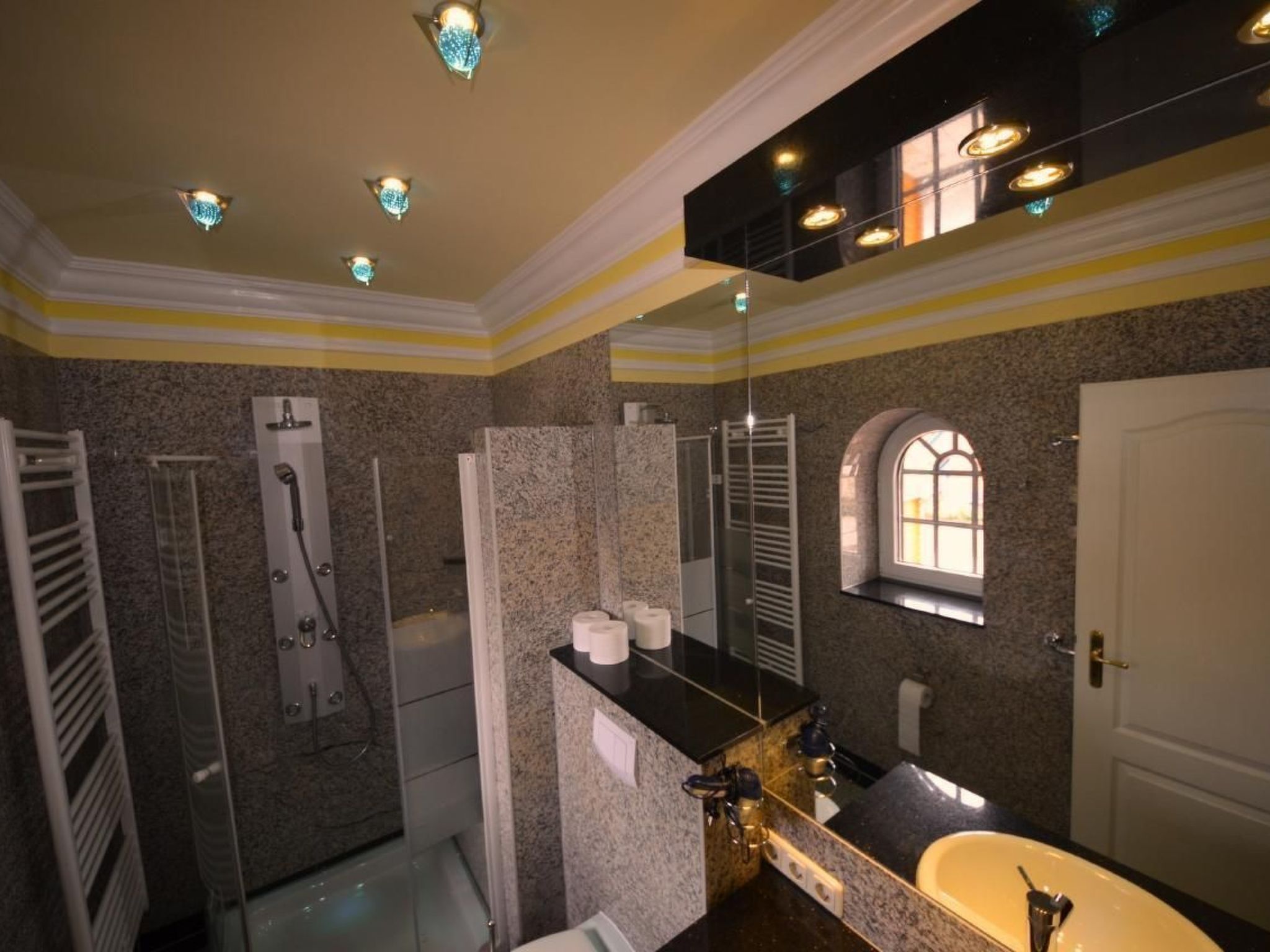 Bel Monte mit Garten und Terrasse-Binnen