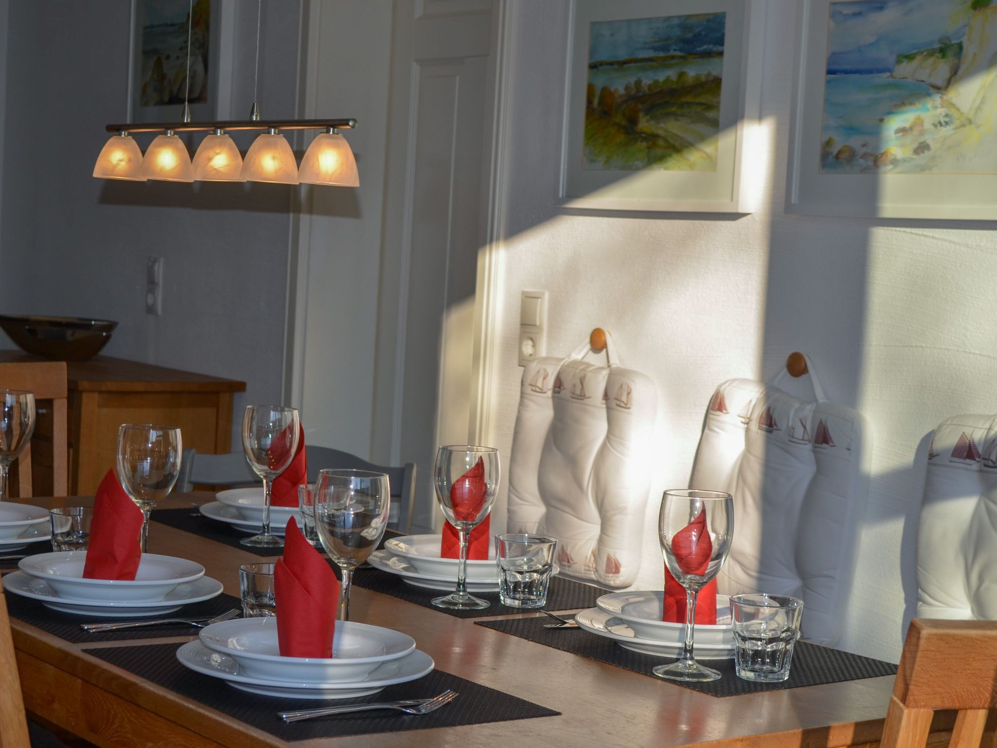 TRADITIONELLES REETDACHHAUS MIT SAUNA, KAMINOFEN UND PRIVATEM WASSERZUGANG-Image-tags.info