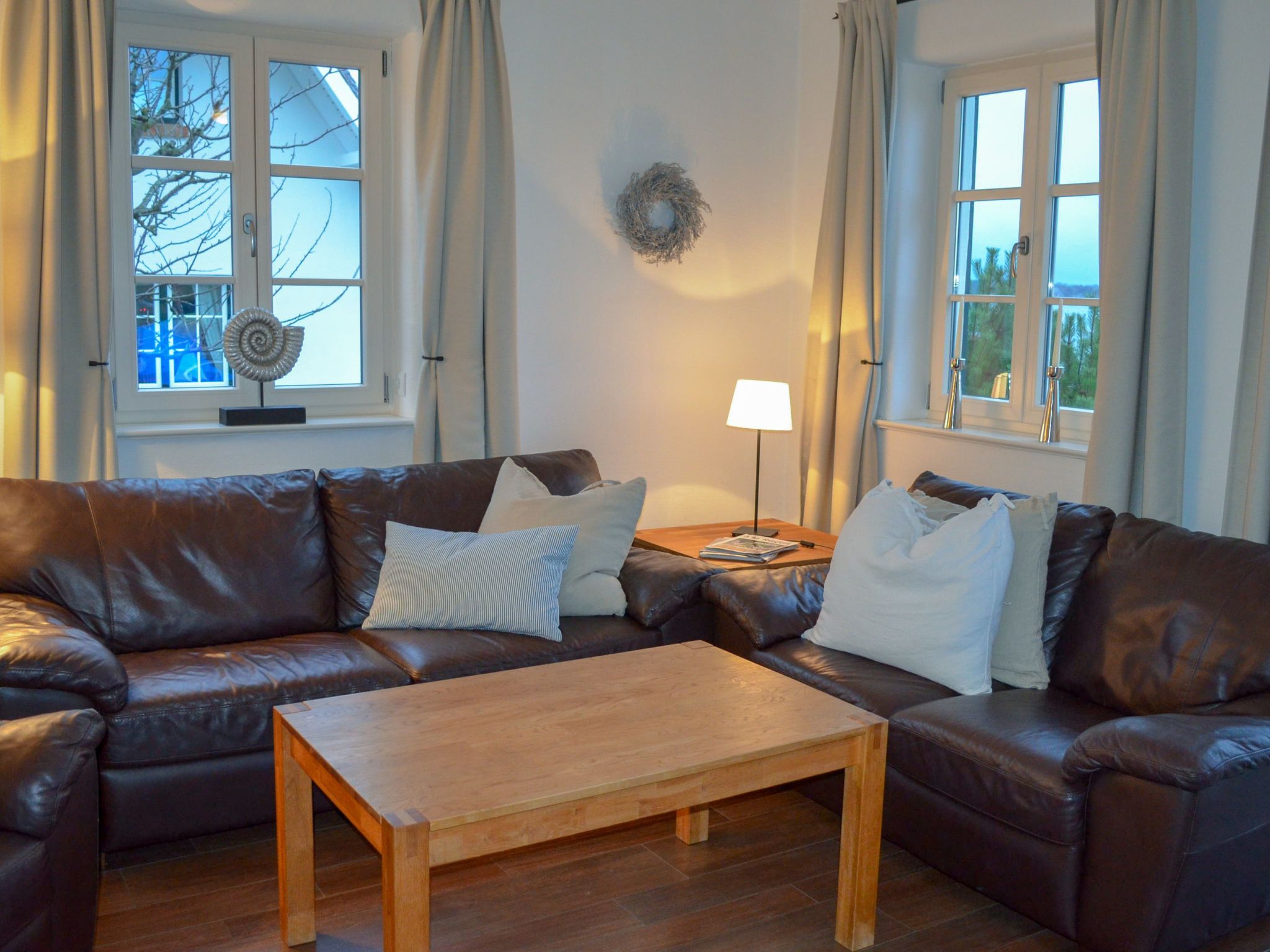 TRADITIONELLES REETDACHHAUS MIT SAUNA, KAMINOFEN UND PRIVATEM WASSERZUGANG-Image-tags.info