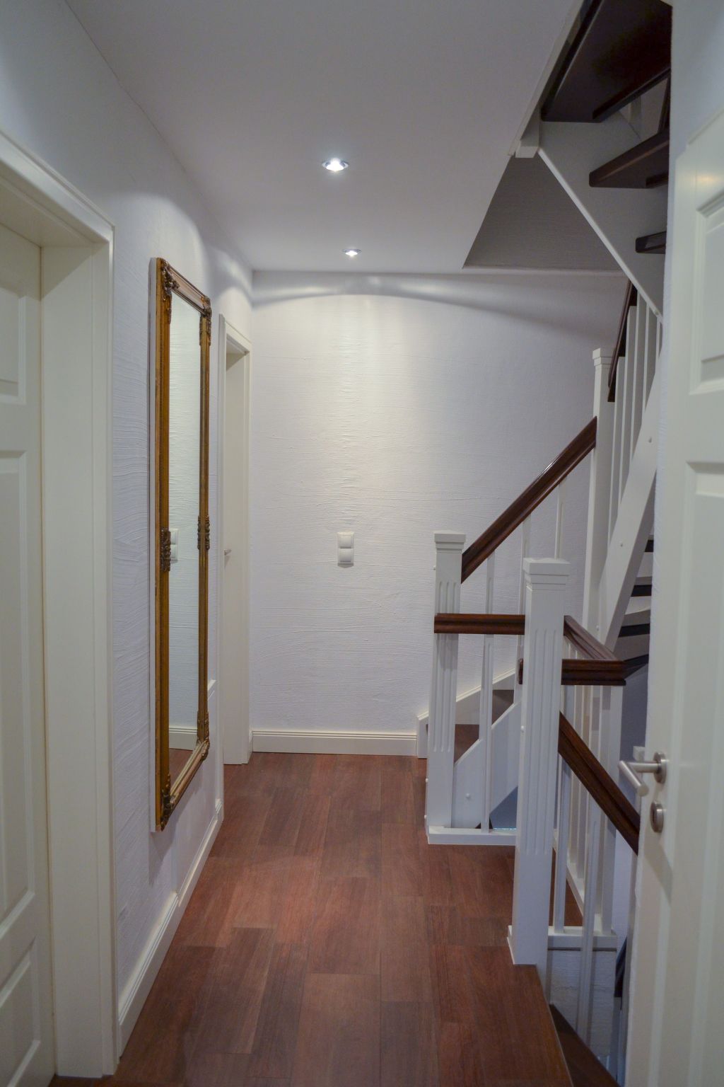 TRADITIONELLES REETDACHHAUS MIT SAUNA, KAMINOFEN UND PRIVATEM WASSERZUGANG-Image-tags.info