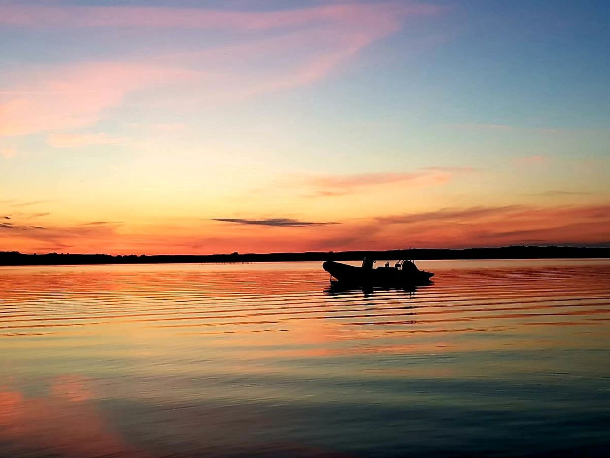 TRADITIONELLES REETDACHHAUS MIT SAUNA, KAMINOFEN UND PRIVATEM WASSERZUGANG-Image-tags.info