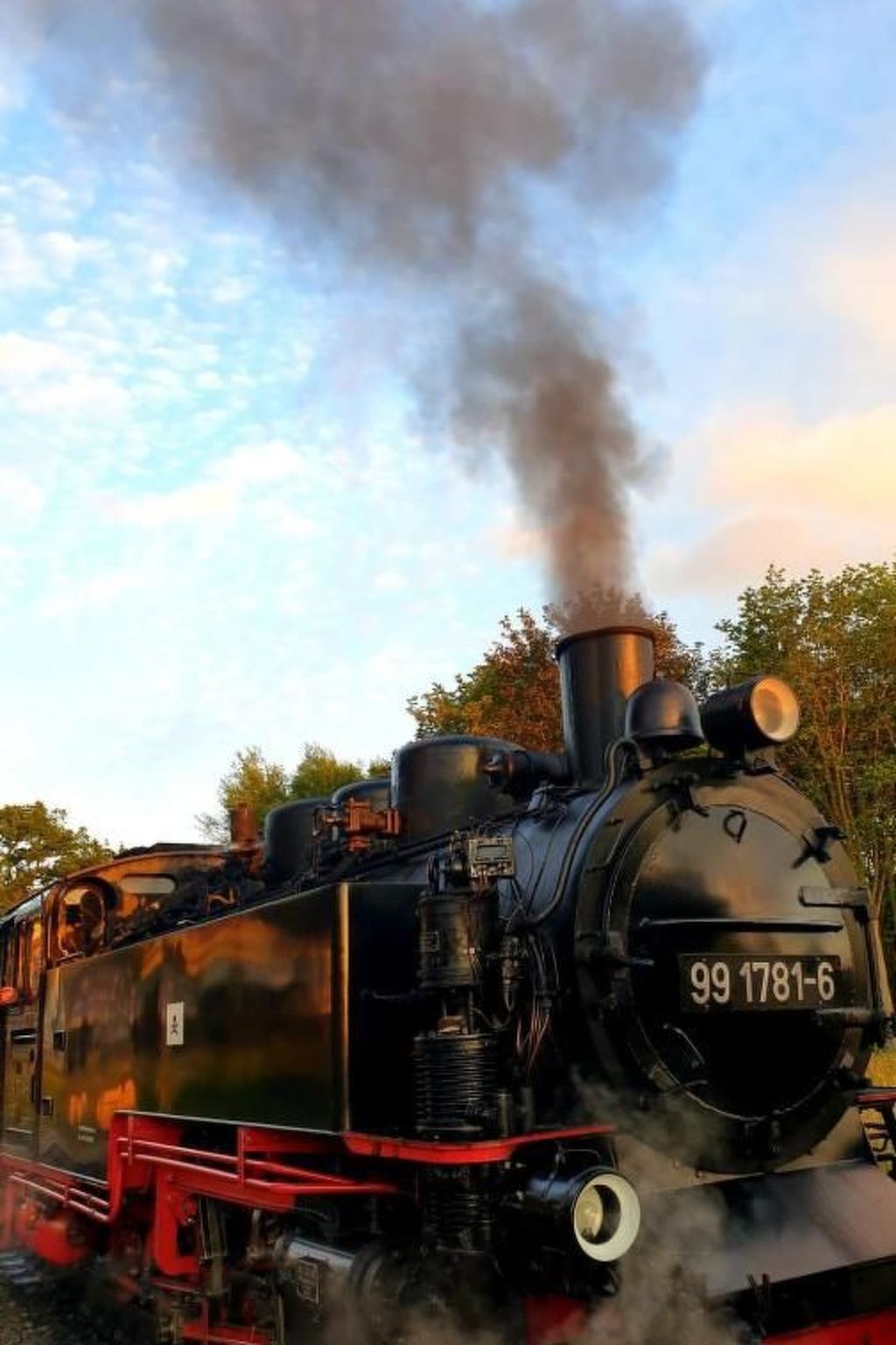 TRADITIONELLES REETDACHHAUS MIT SAUNA, KAMINOFEN UND PRIVATEM WASSERZUGANG-Image-tags.info