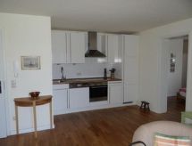 Historisch Landgoedappartement op 20 Meter van Zee in Baabe - thumbnail 6