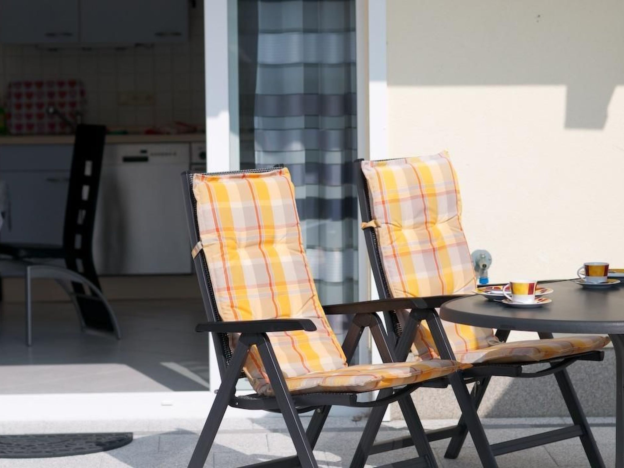 Mit Blick auf das Wasser-Outside