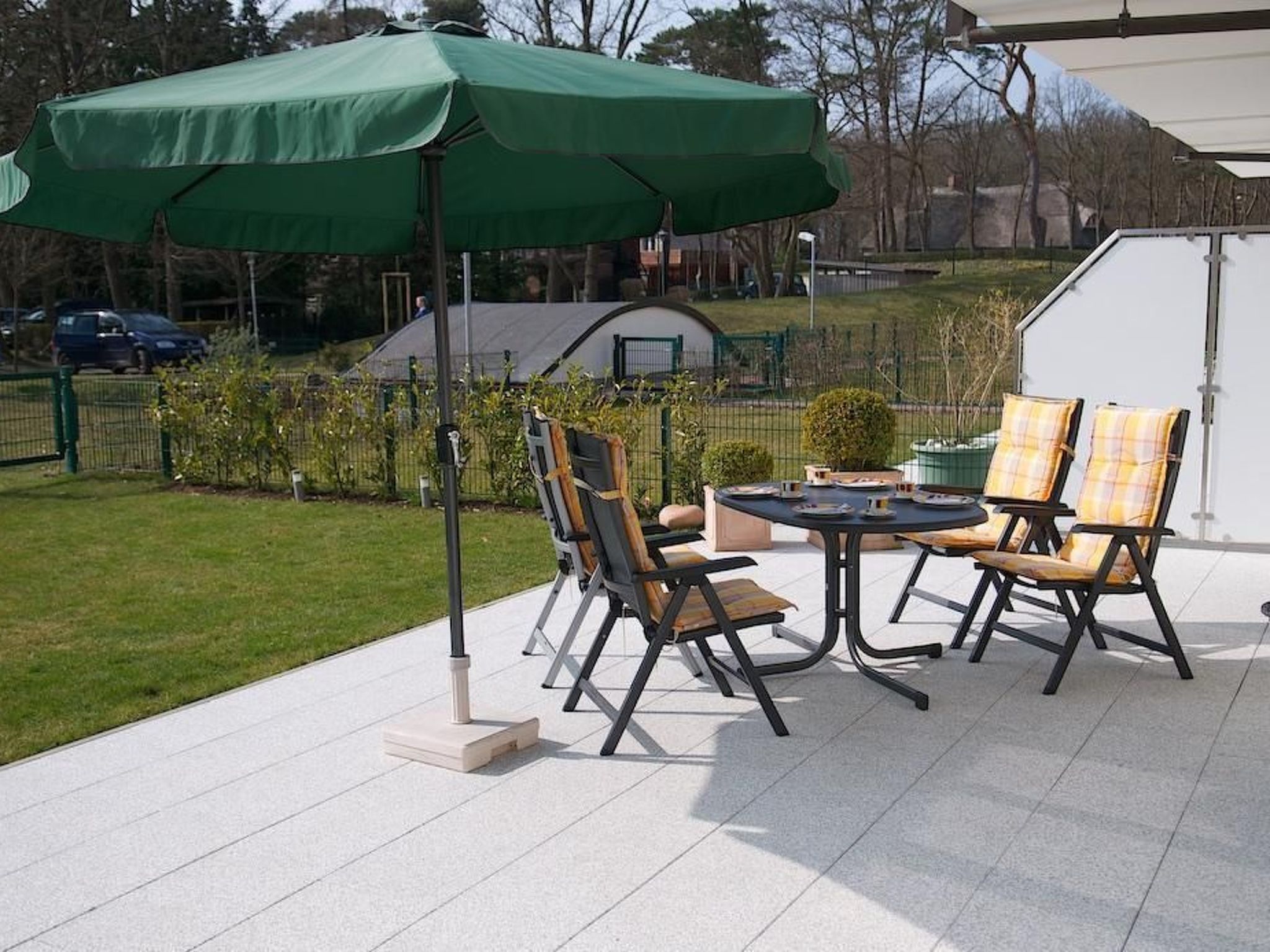 Mit Blick auf das Wasser-Outside