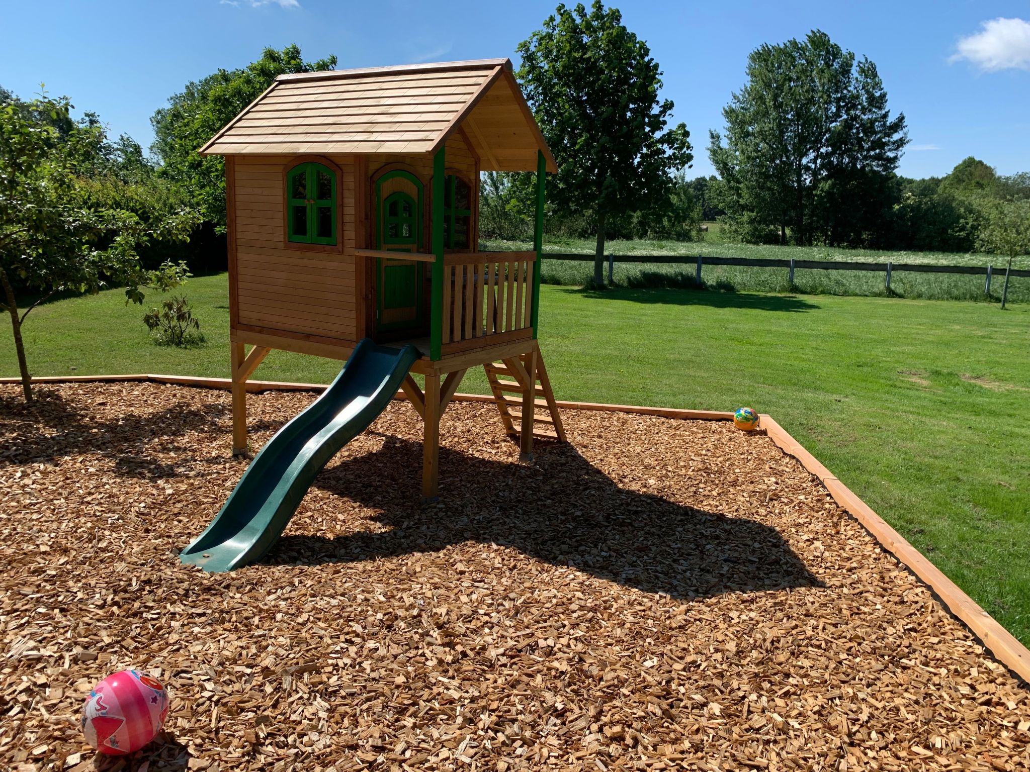 Appartement mit Balkon-Image-tags.info