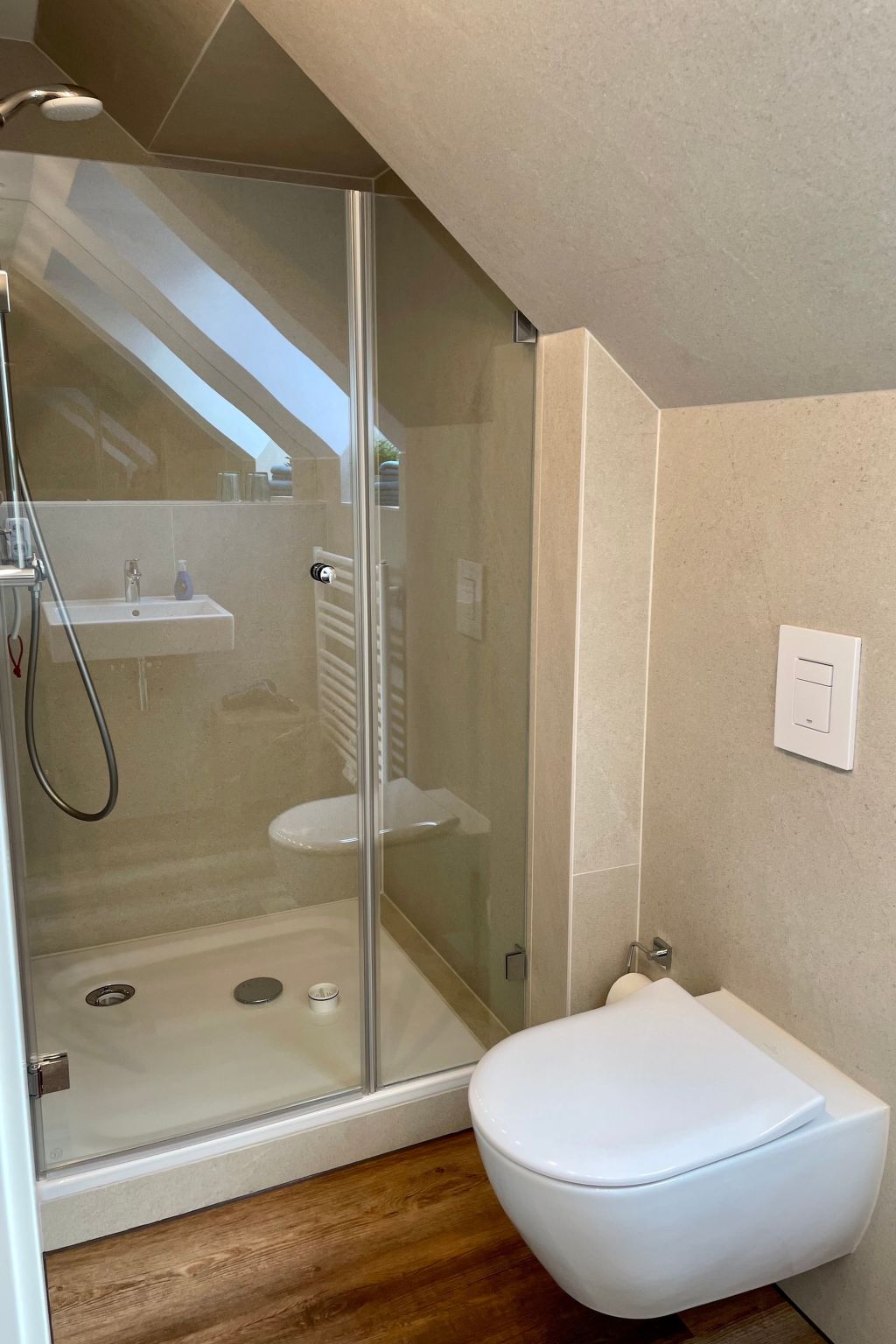 Appartement mit Balkon-Image-tags.info