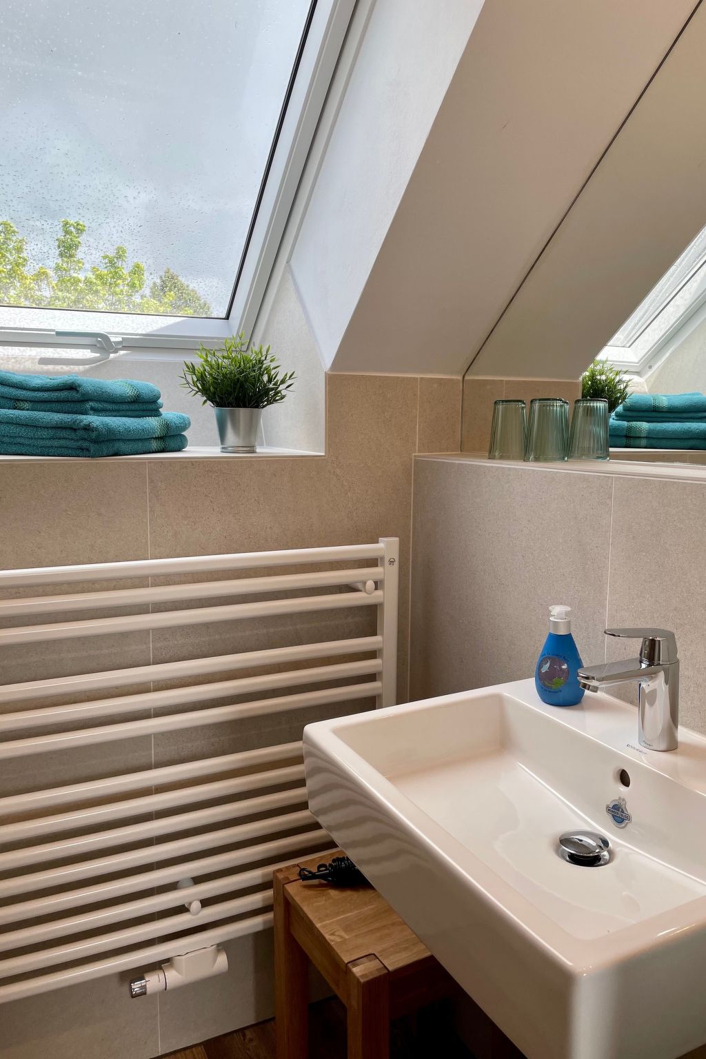 Appartement mit Balkon-Image-tags.info