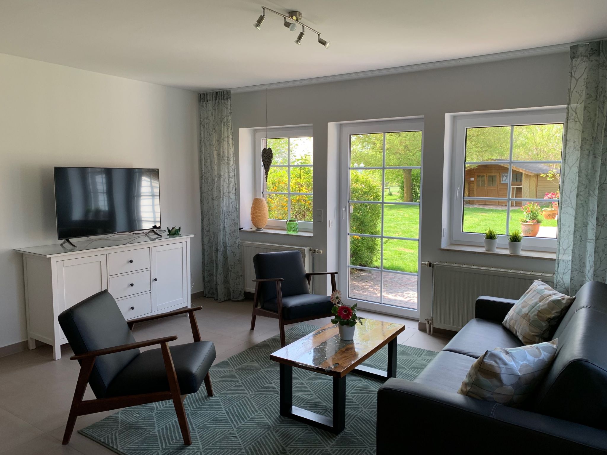 Moderne 2-Zimmer Ferienwohnung mitten in der Natur-Image-tags.info