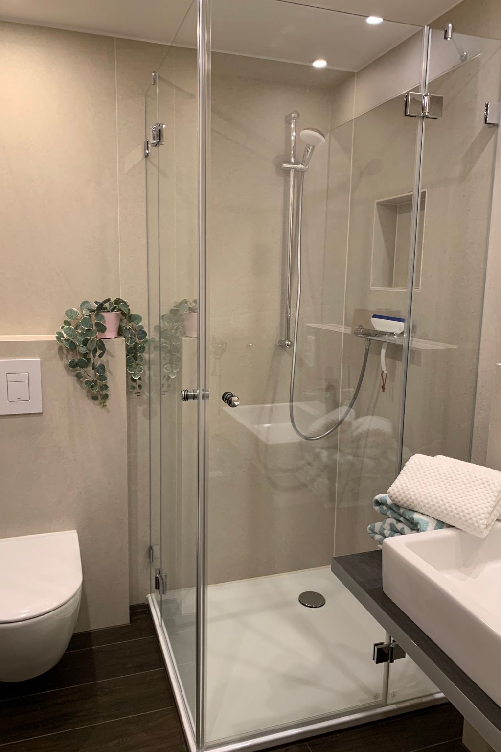 Appartement mit Balkon-Image-tags.info