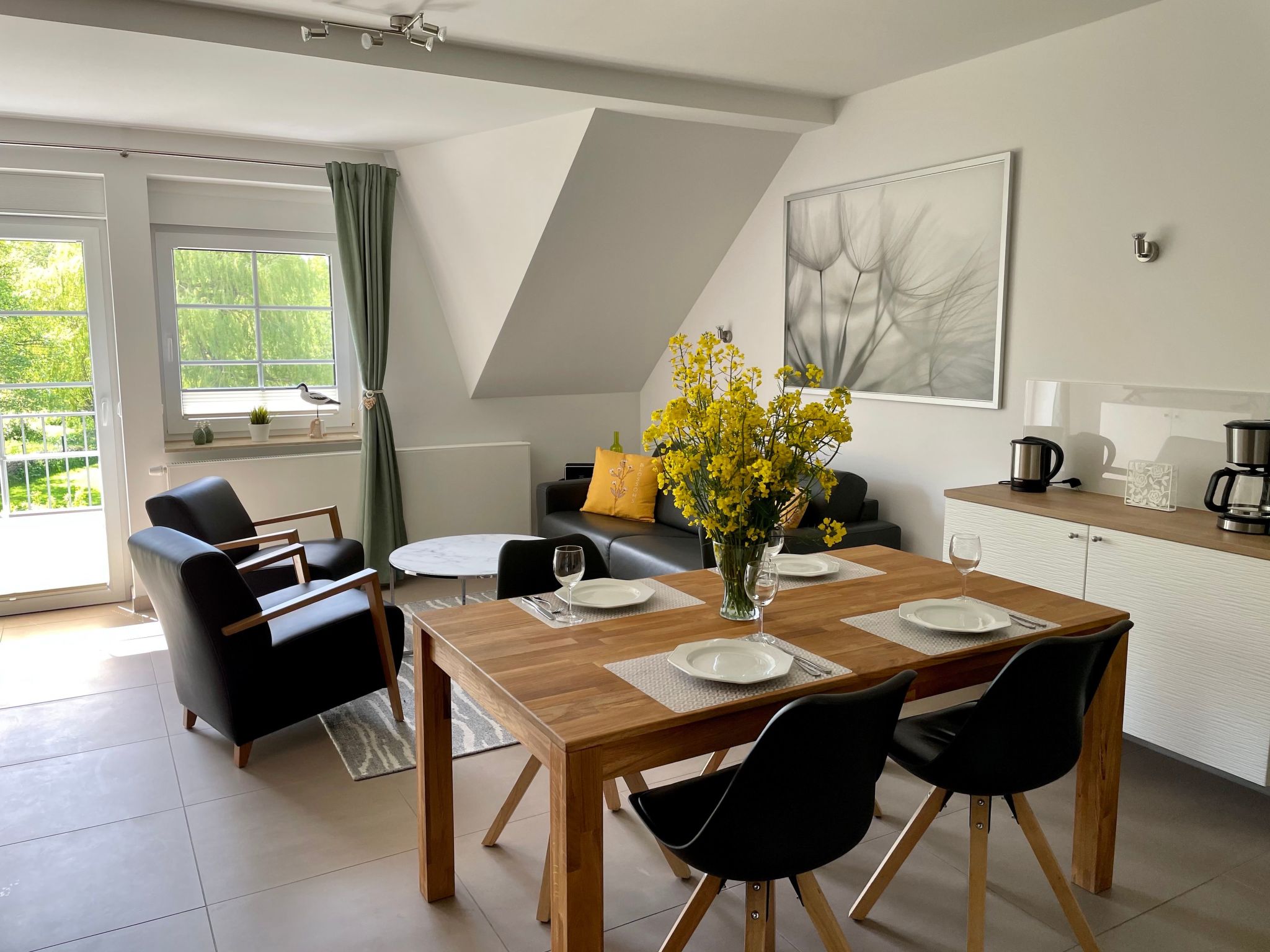 Appartement mit Balkon-Image-tags.info