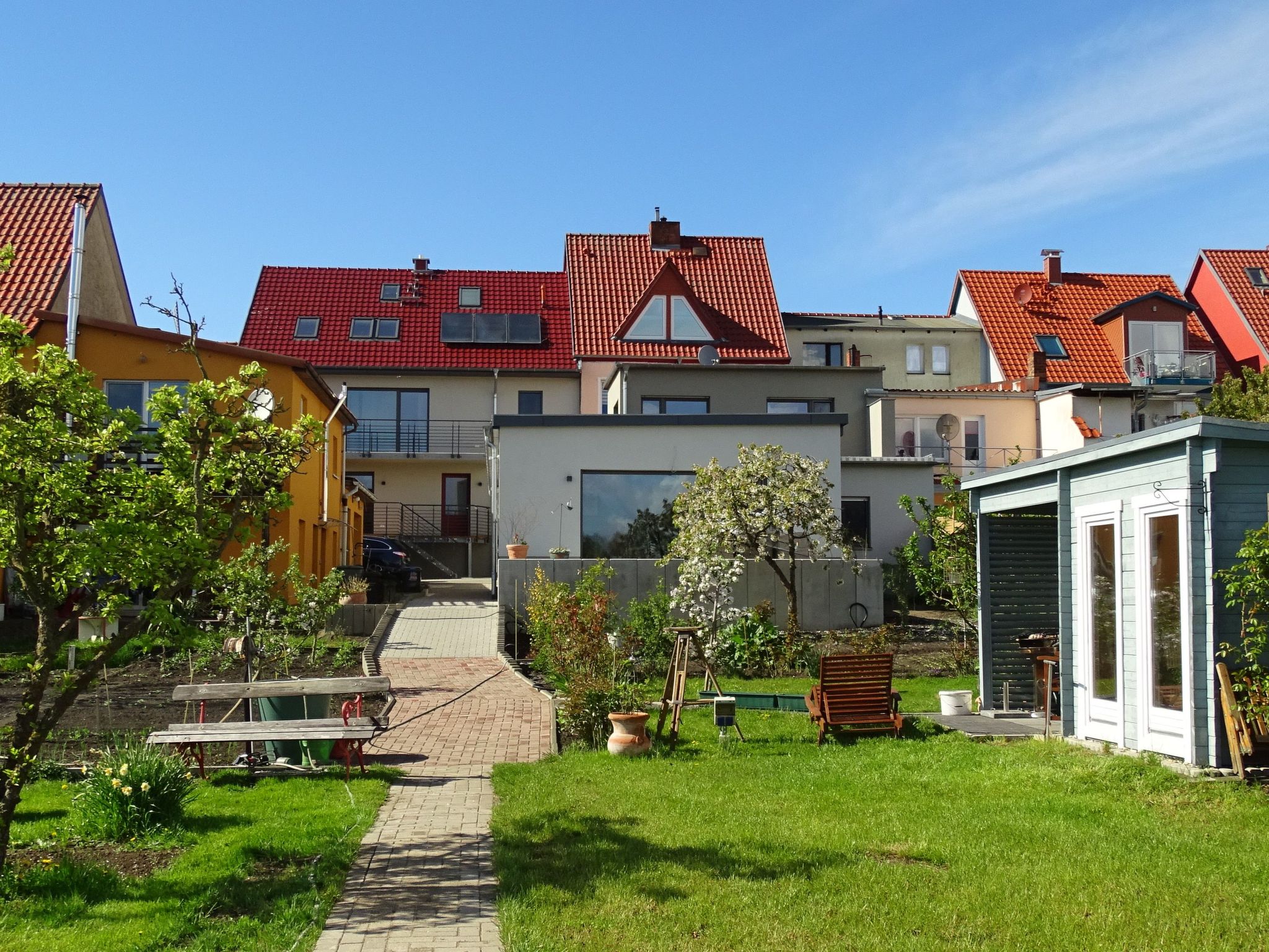 Gemütliches Dachgeschoss-Apartement mit Seeblick und großem Garten am Wasser-Drinnen
