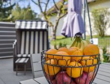 Rustiek Vakantiehuis aan het Meer bij Göhren-Lebbin met Grote Omheinde Tuin - thumbnail 4