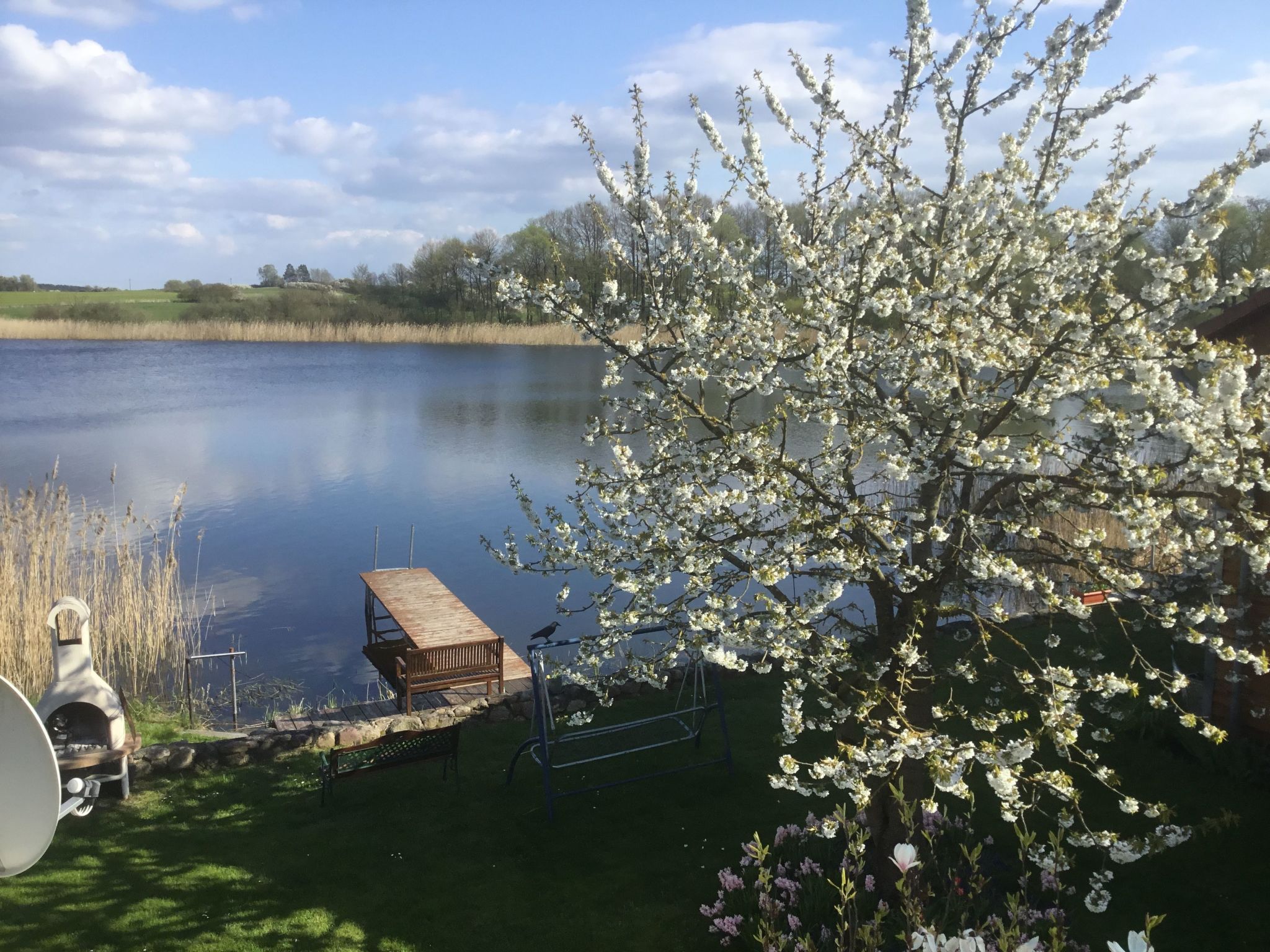 Großzügige Ferienwohnung mit toller Aussicht-Image-tags.info