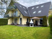 Rustieke vakantiewoning met grote tuin op 500 meter van het strand in Börgerende - thumbnail 1