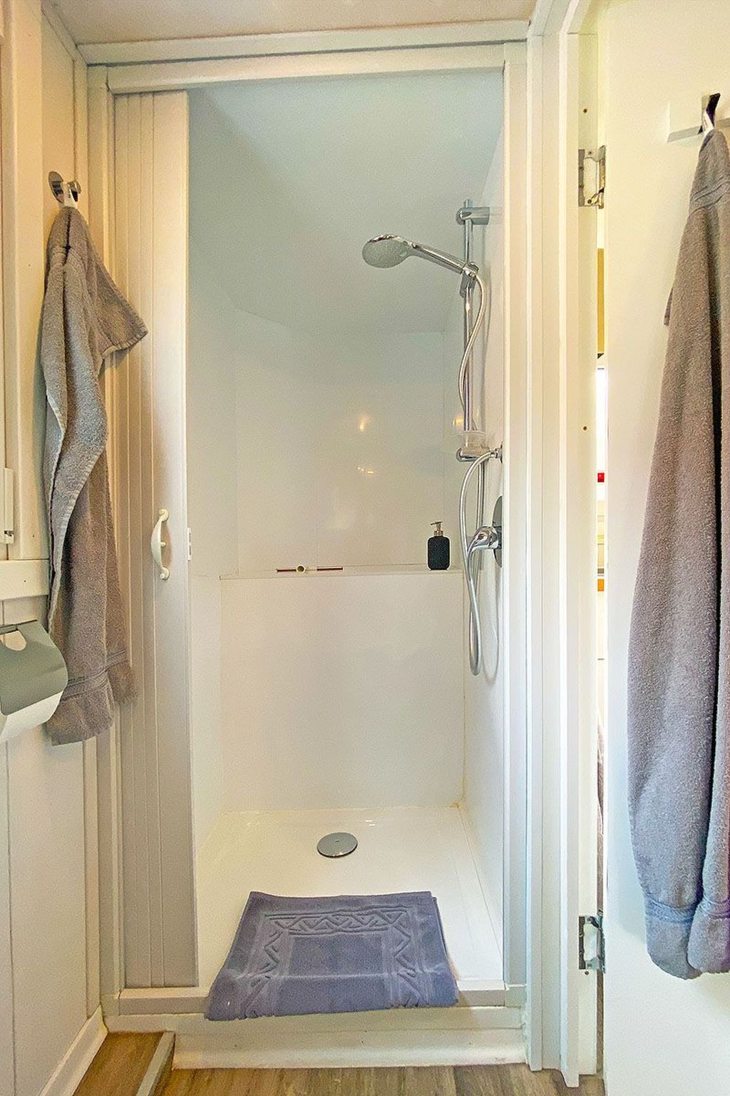 Ein echtes Minihaus auf Rädern - perfekt für Urlaub und Probewohnen-Image-tags.info