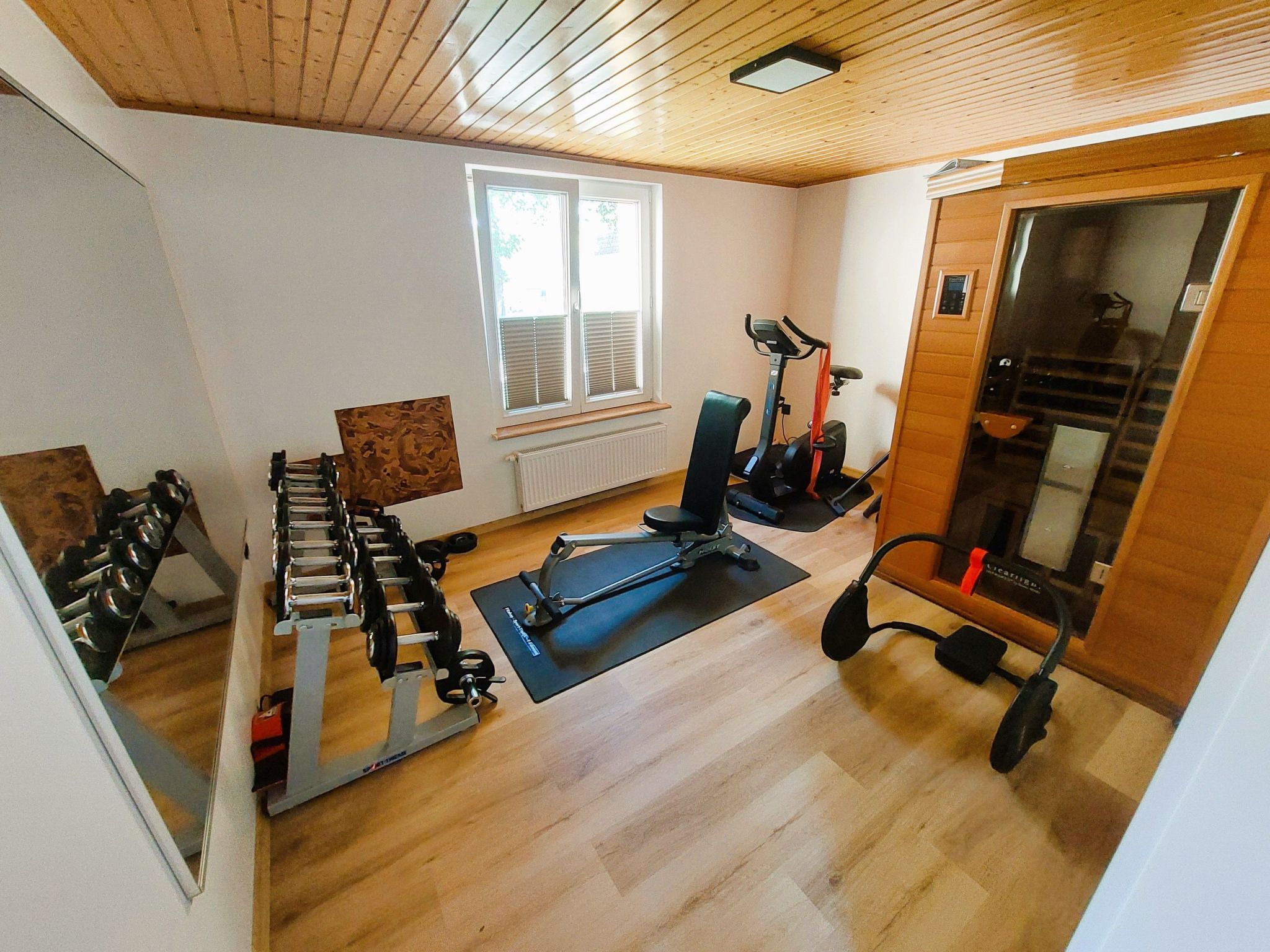 Mit eigenem Parkplatz-Binnen