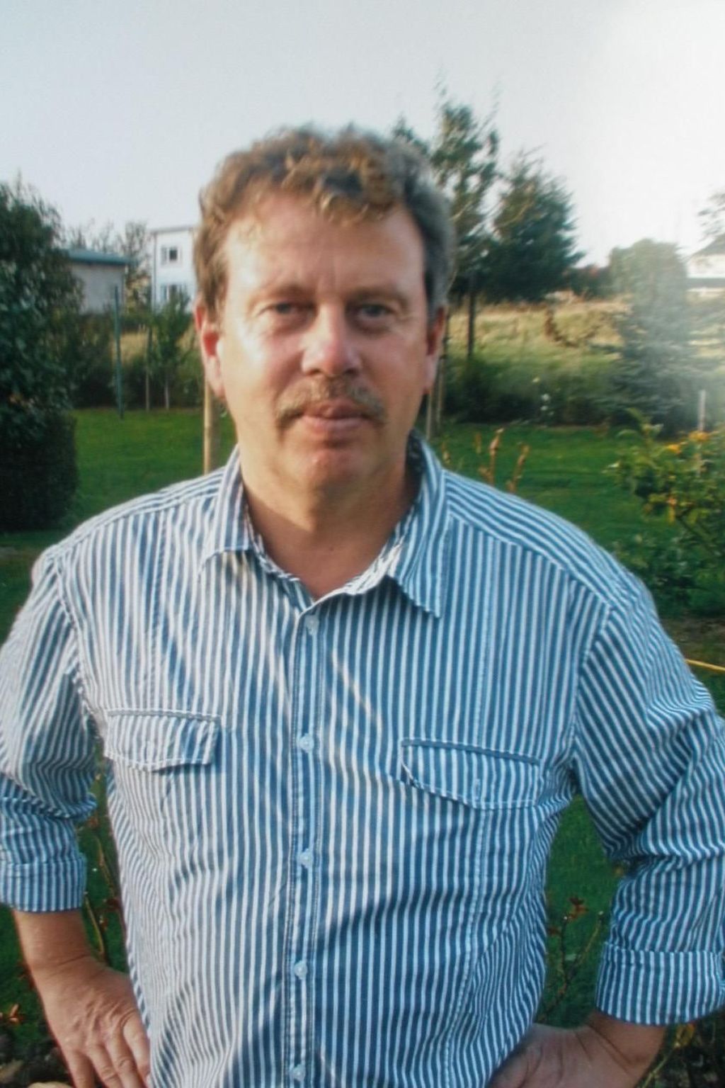 Mit eigenem Parkplatz-Binnen