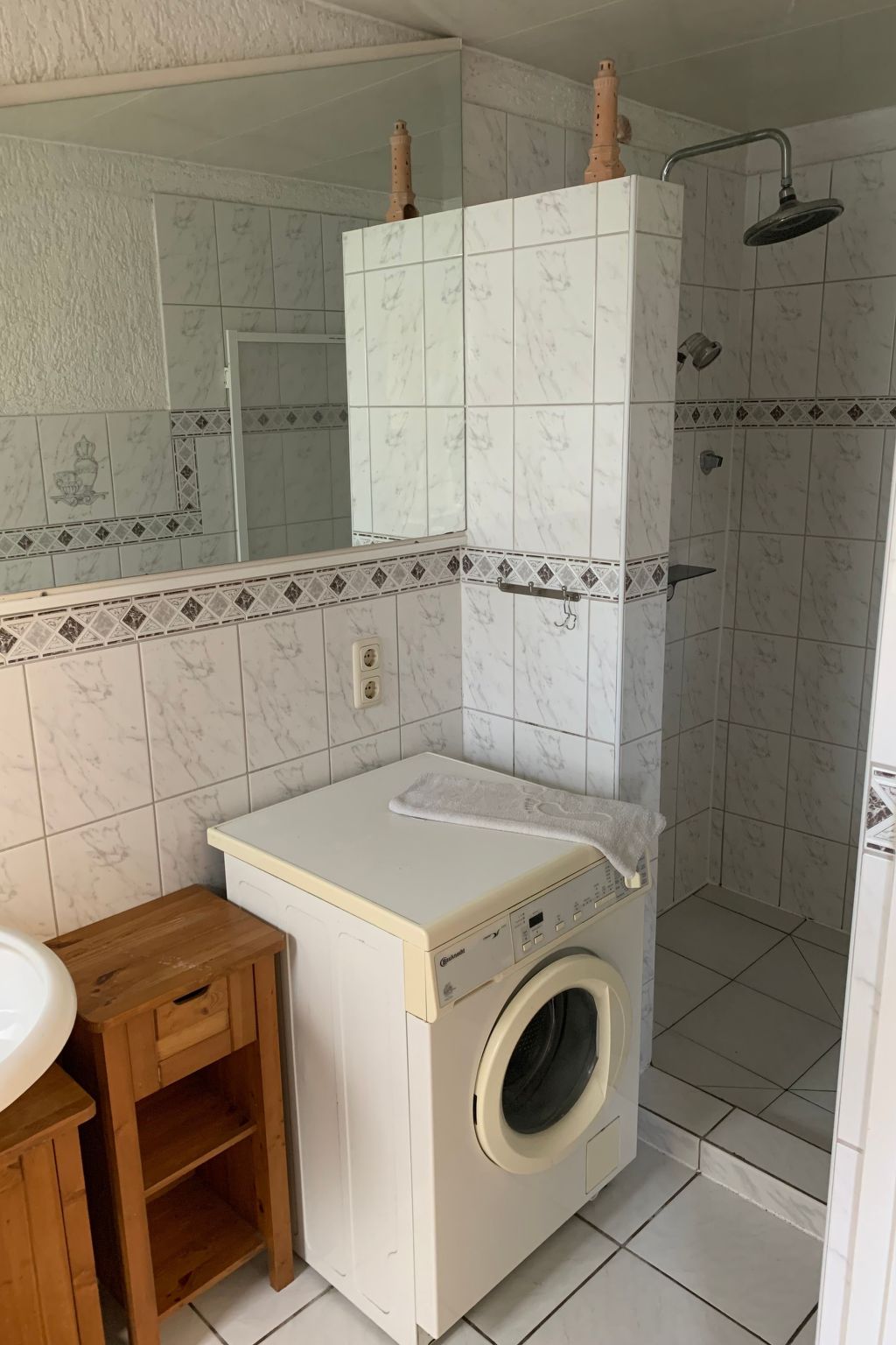 Große Ferienwohnung in Dargen mit Grill-Inside