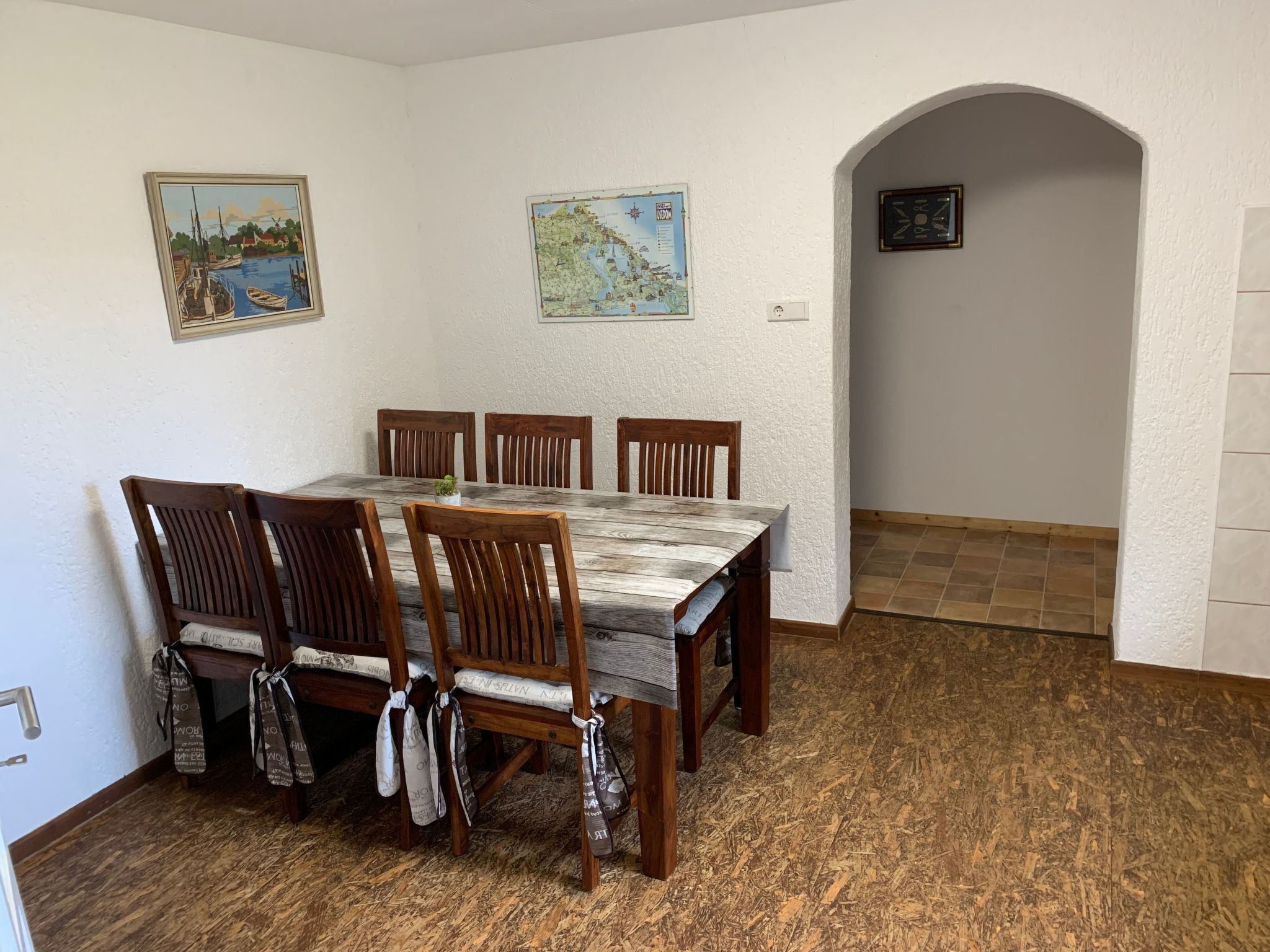 Große Ferienwohnung in Dargen mit Grill-Inside