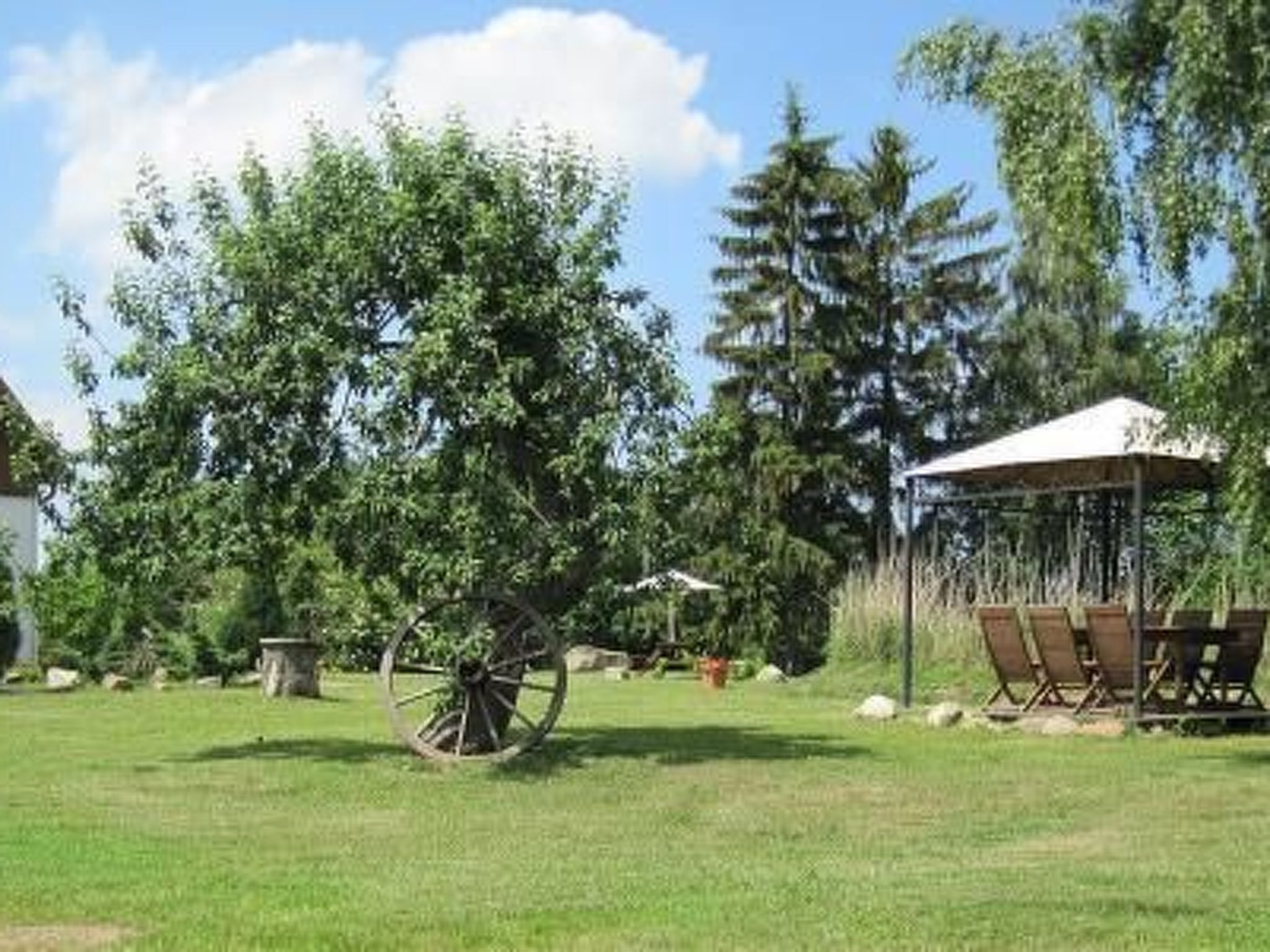 Useinseldom 3-Outside