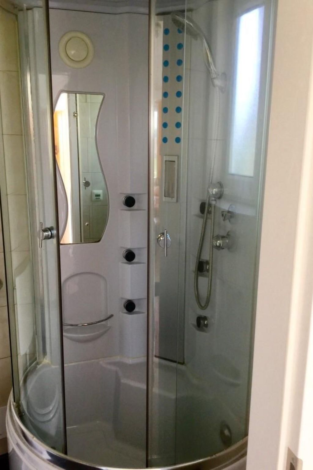 Useinseldom 3-Outside