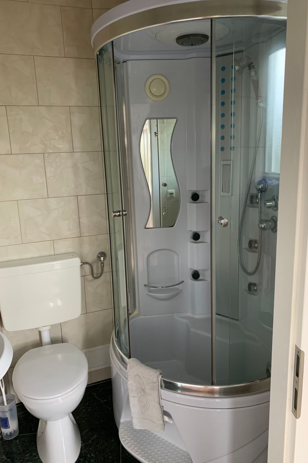 Useinseldom 3-Inside