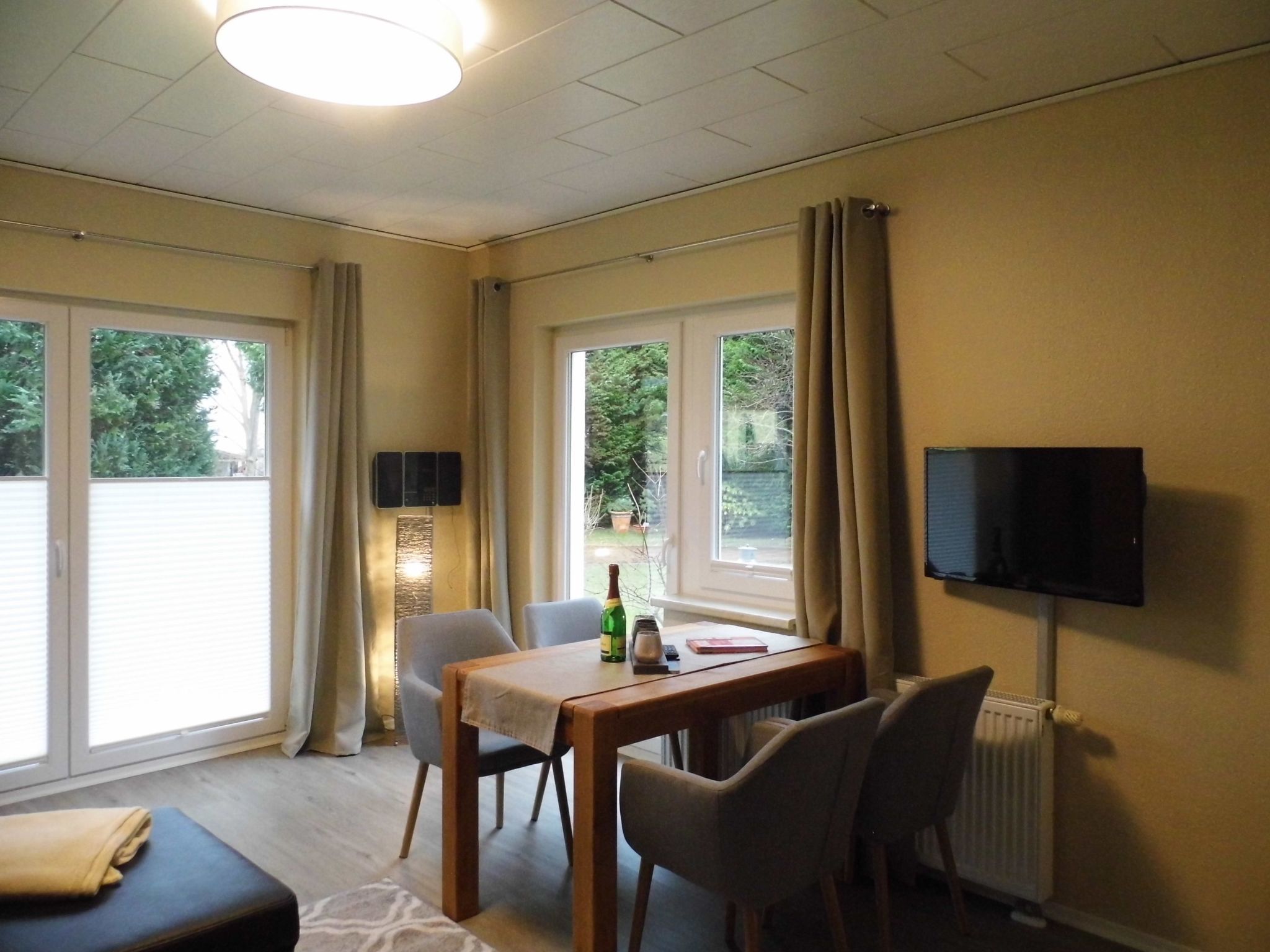 Am malerischen Nepperminer See-Inside