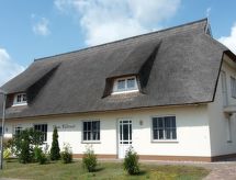 in Garz mit Terrasse und Grill