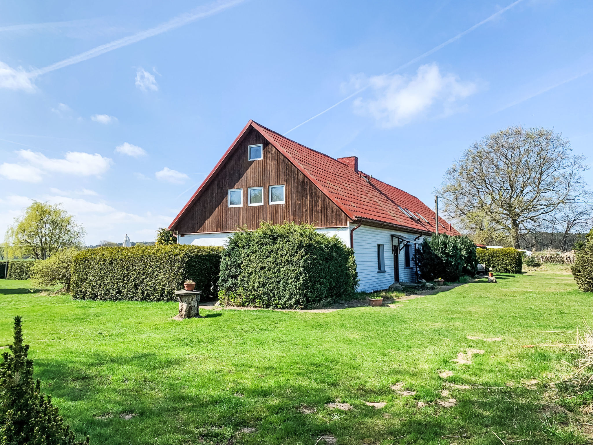 Große Ferienwohnung in Dargen mit Großem Garten