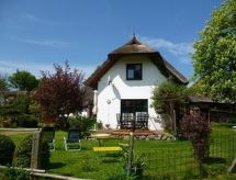 Schönes Ferienhaus mit Terrasse und Grill