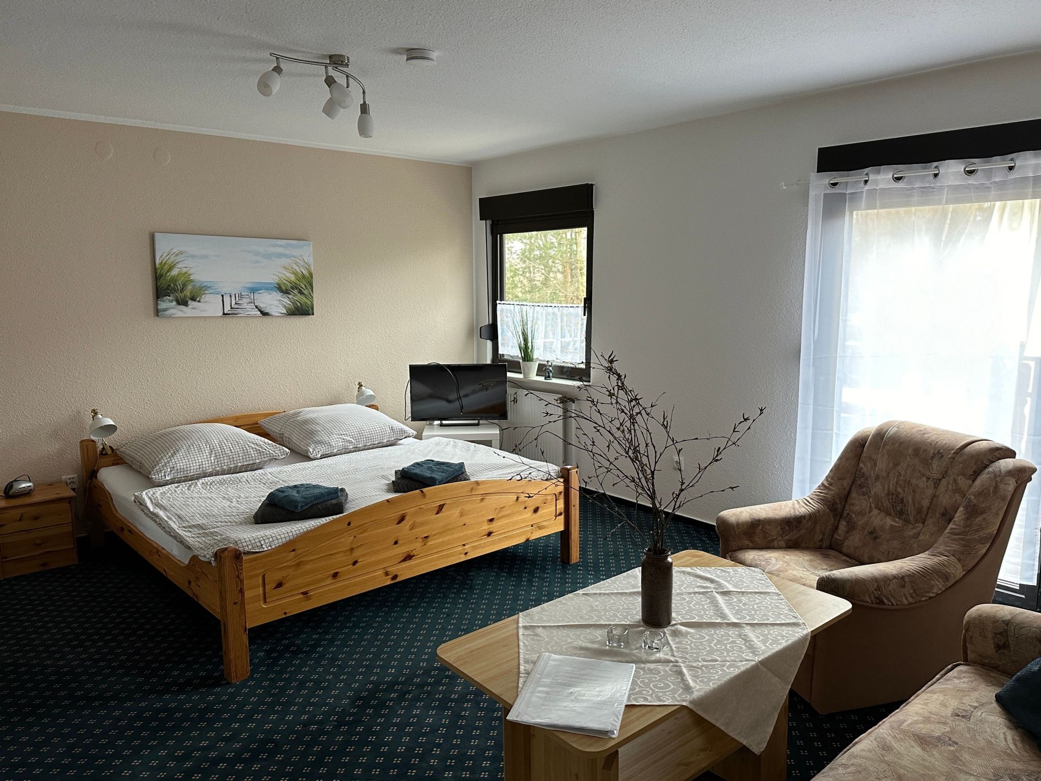 Discover our family-run holiday home with 5 charming holiday flats, located in the immediate vicinity of the beach. Only a 5-minute walk separates you from relaxing beach fun on a 1,218 m² property w..