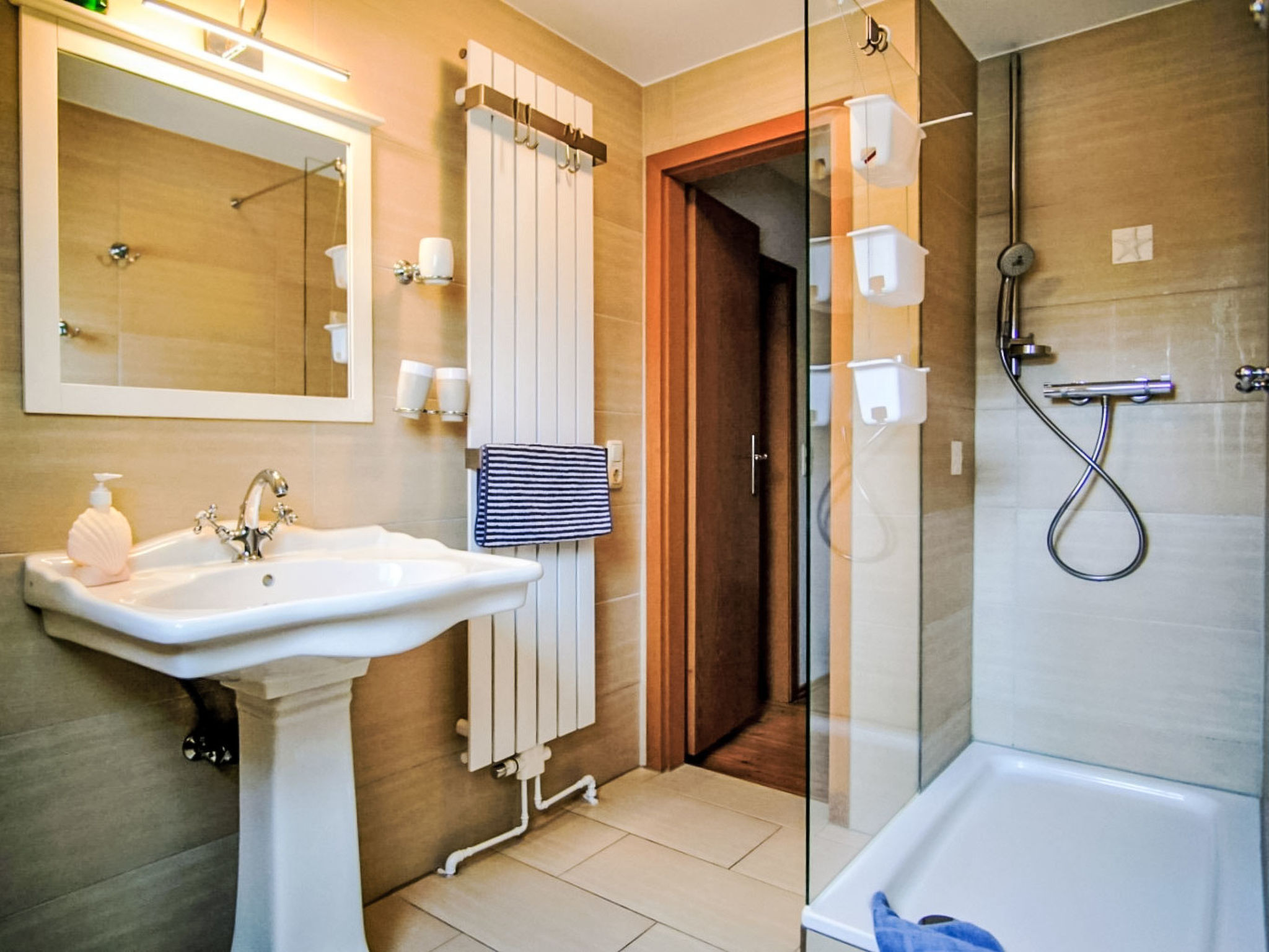 Vrijstaand vakantiehuis op 750m van Oostzee & meer in Ahrenshoop - foto 10