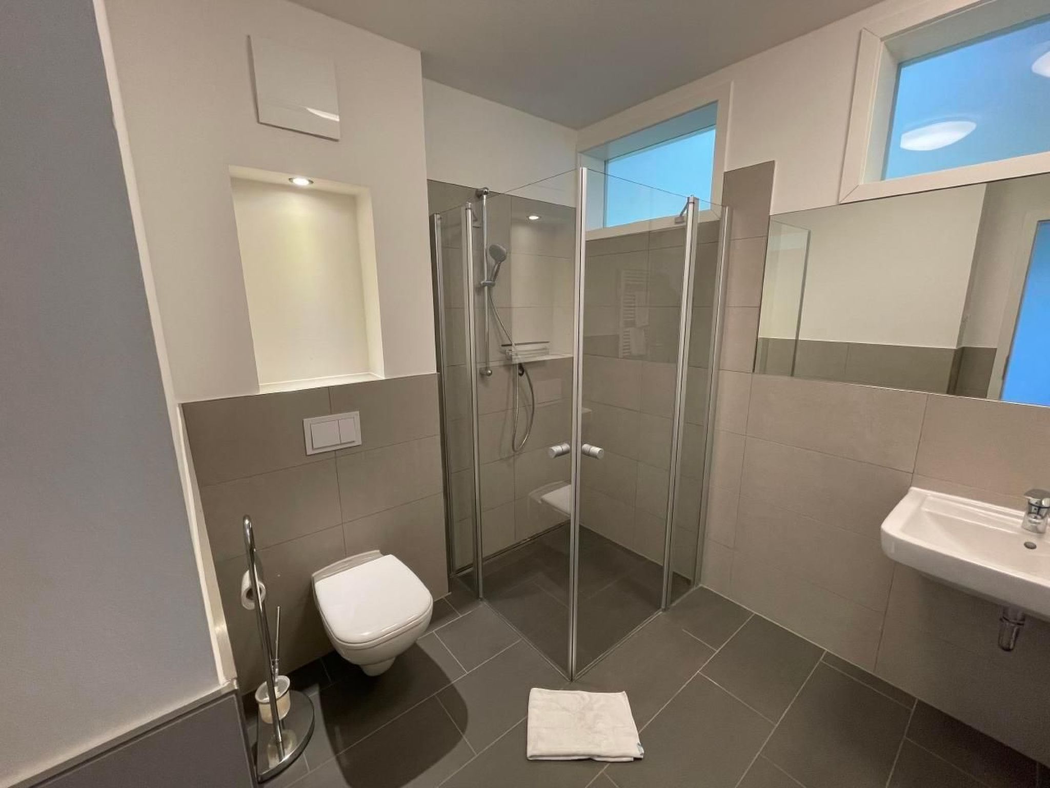 Weisses Traumschloss an der Ostsee-Binnen