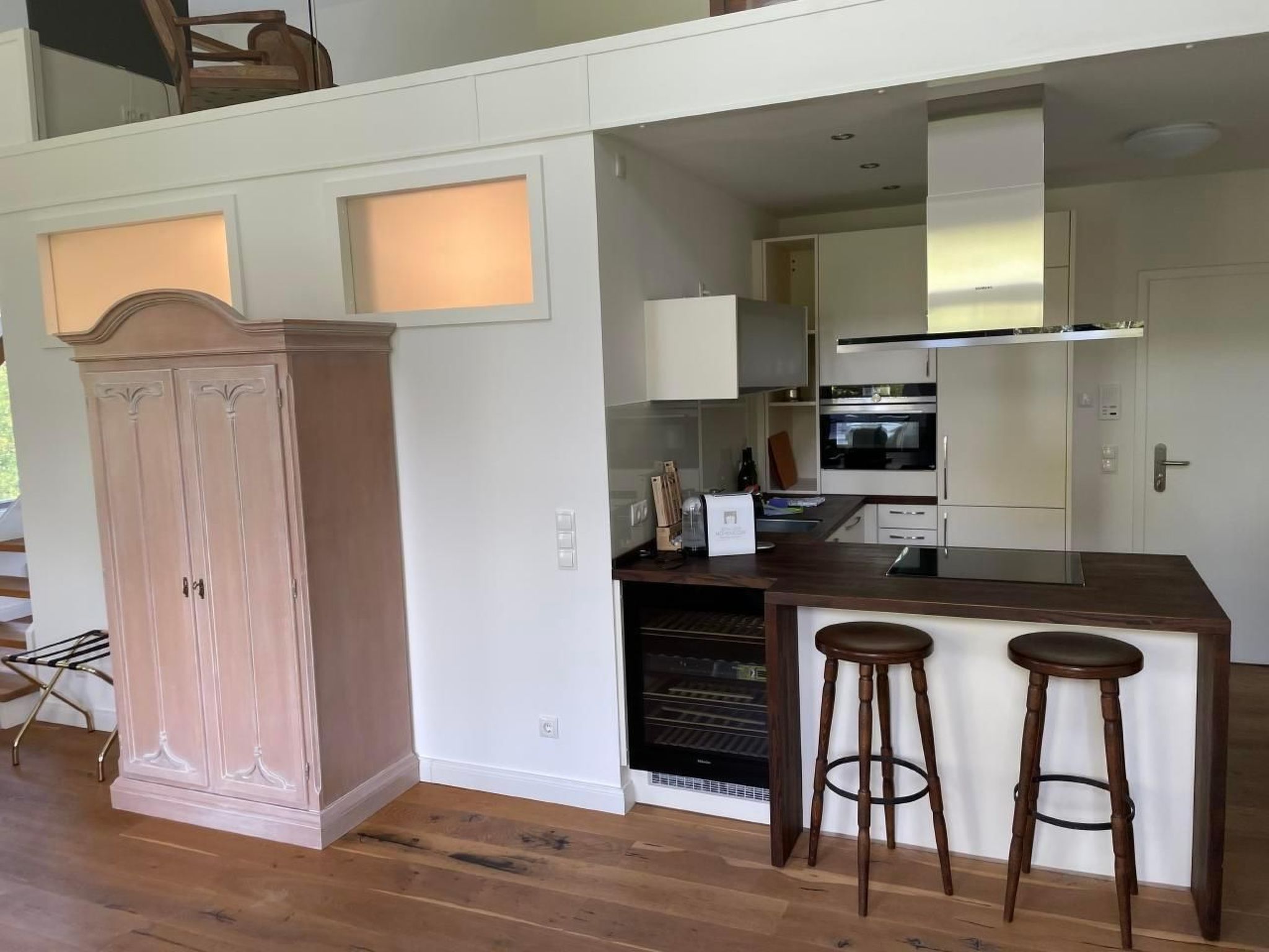 Weisses Traumschloss an der Ostsee-Binnen