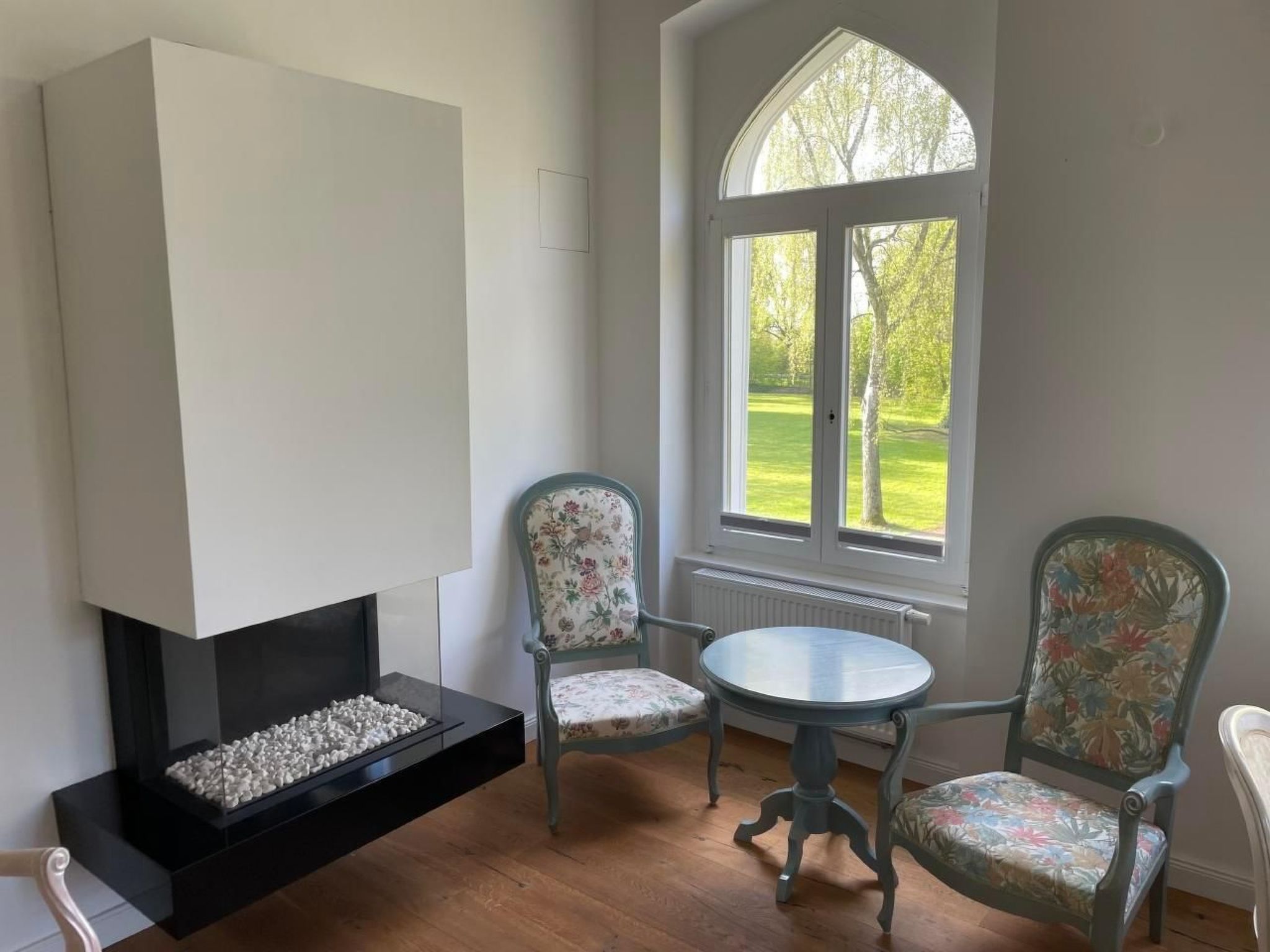 Weisses Traumschloss an der Ostsee-Binnen