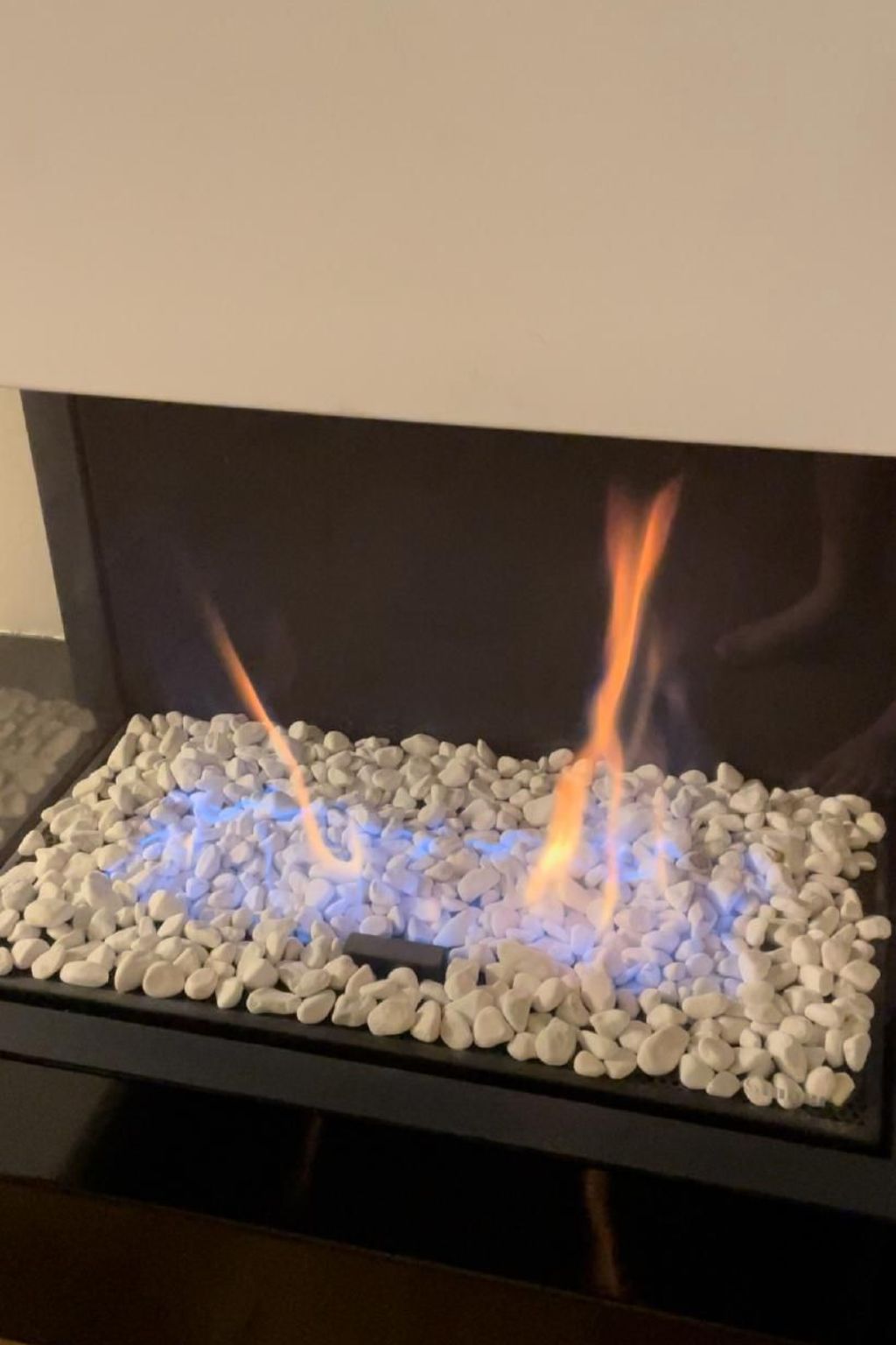 Weisses Traumschloss an der Ostsee-Binnen