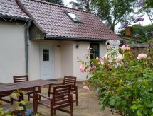 Knusse vrijstaande vakantiewoning met terras nabij de Oostzee in Groß Mohrdorf - thumbnail 1