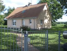 Vrijstaand vakantiehuis met grote tuin nabij Stralsund en Barth - thumbnail 1