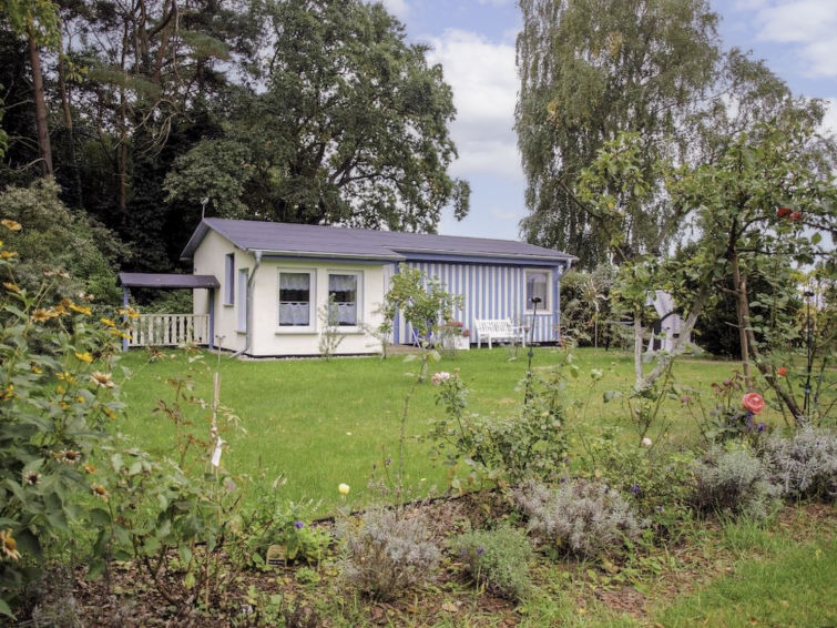 Vrijstaande bungalow op 500 m van zee in Koserow in Koserow