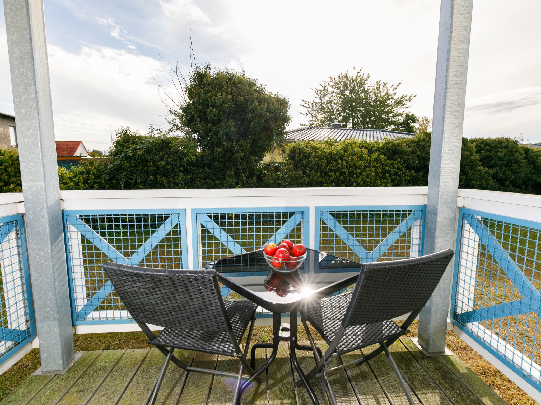 "Kalisch", appartement 2-kamers 62 m2, op de begane grond. Gezellig ingericht: woon-/eetkamer met 1 divanbed en Kabel-TV (Flatscreen TV), radio. Uitgang naar het terras. 1 kamer met 1 2-pers bed. Keuk..