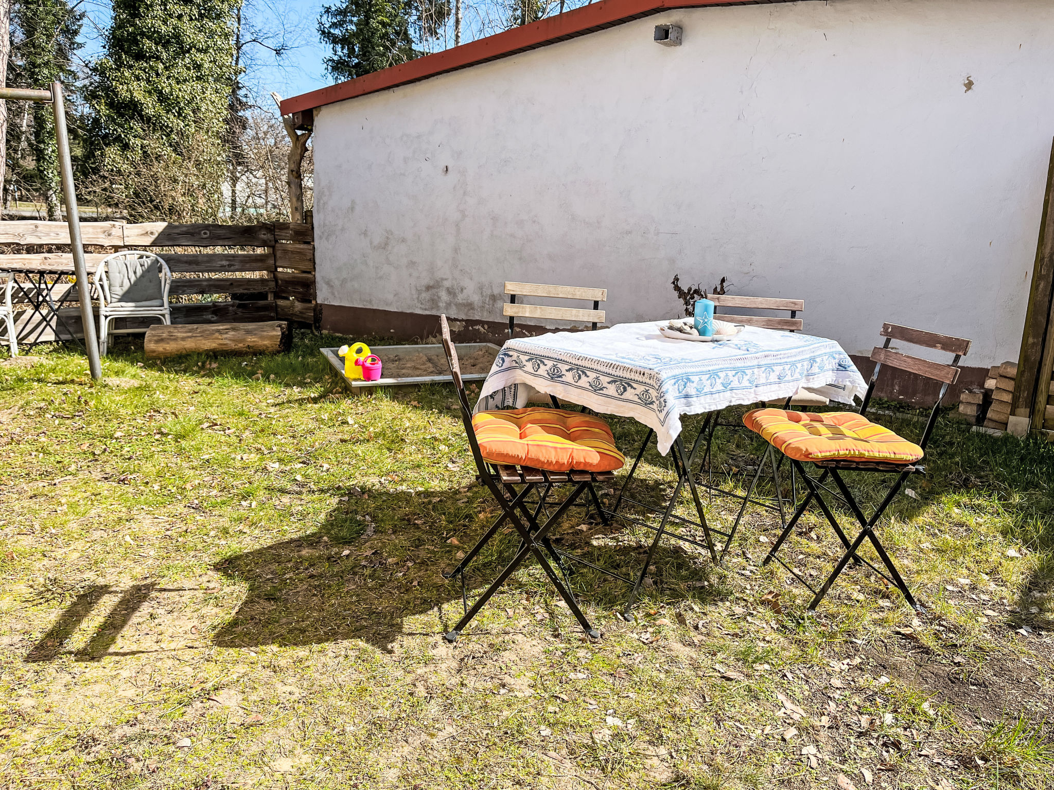 Dat lütt Huus-Buiten