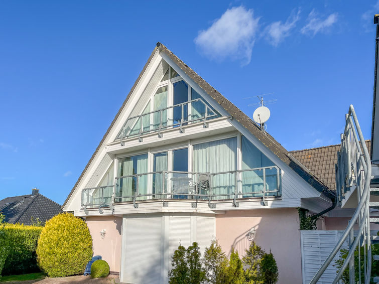 "Charly", 2-Zimmer-Wohnung 25 m2, im Erdgeschoss. Wohn-/Esszimmer mit Sat-TV (Flachbildschirm), Radio. Ausgang zur Terrasse. 1 Zimmer mit 1 Doppelbett. Ausgang zur Terrasse. Kleine, offene Küche (2 K..